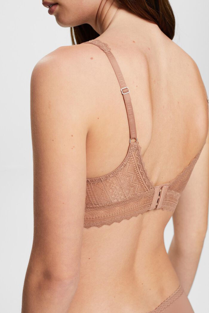 Push-up-BH mit grafischer Spitze