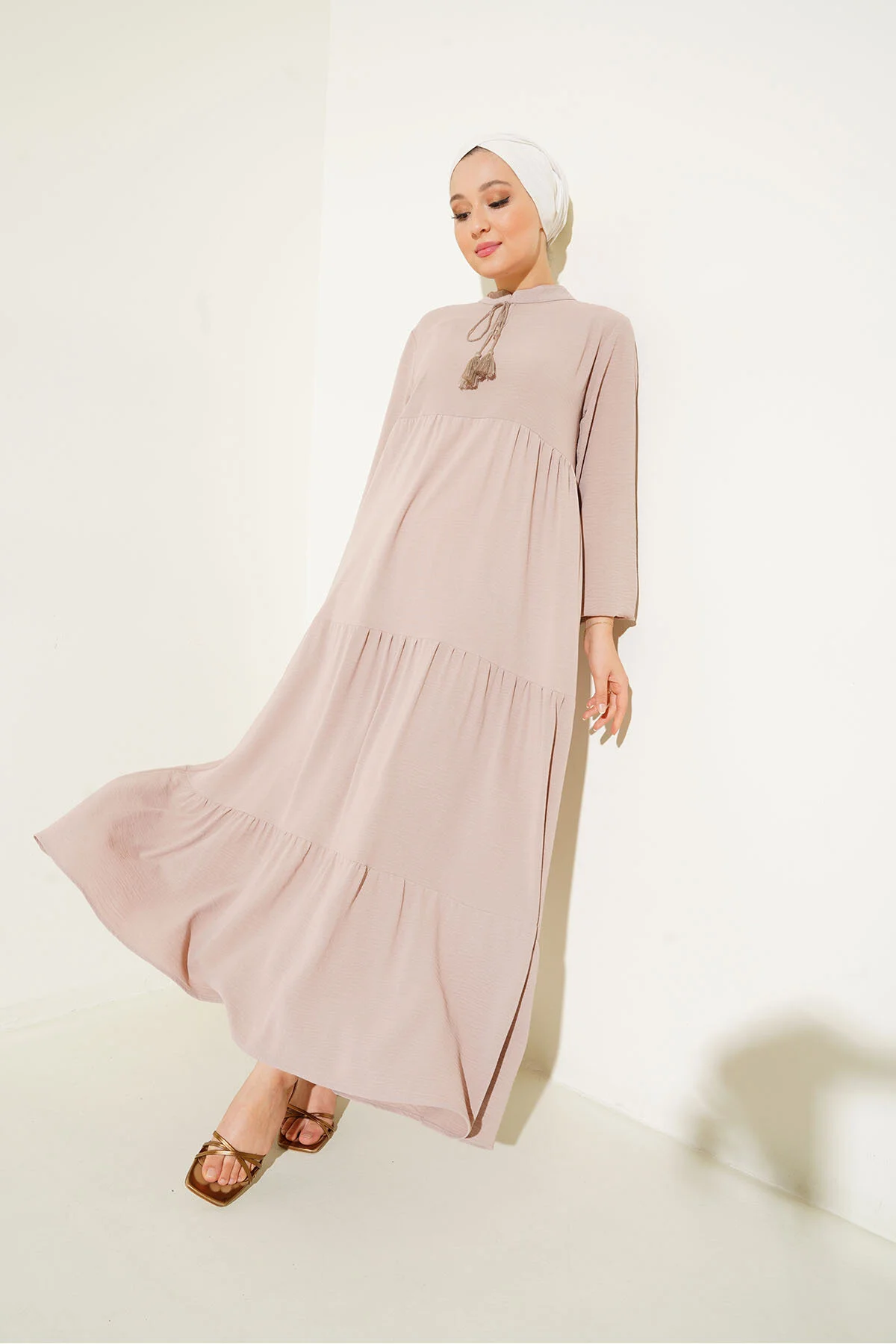 Bigdart  1627 Hijab-Kleid mit Kragen und Schnürung – C. Beige