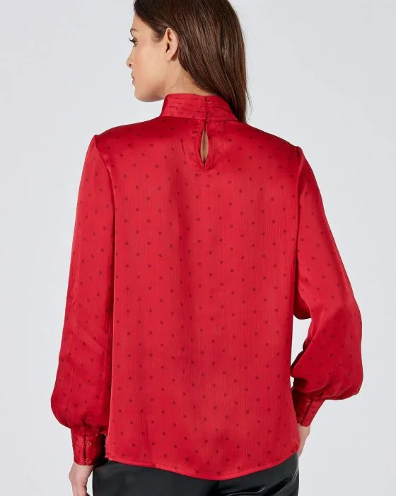 Blouse col montant satinée