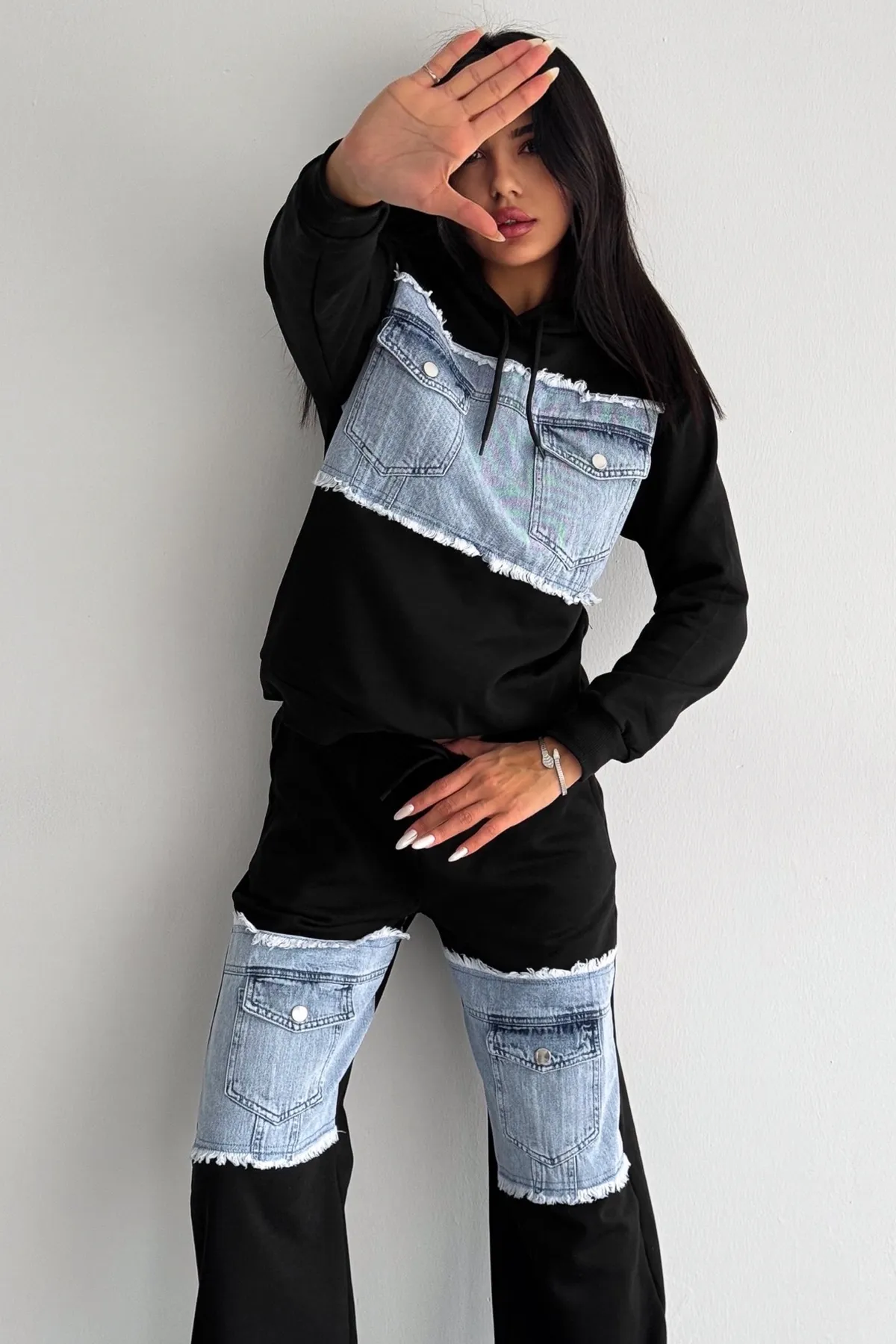 FEMELLE  Set aus Unterteil und Oberteil aus Denim-Jeans mit Streifen, Taschendetail und Kapuze