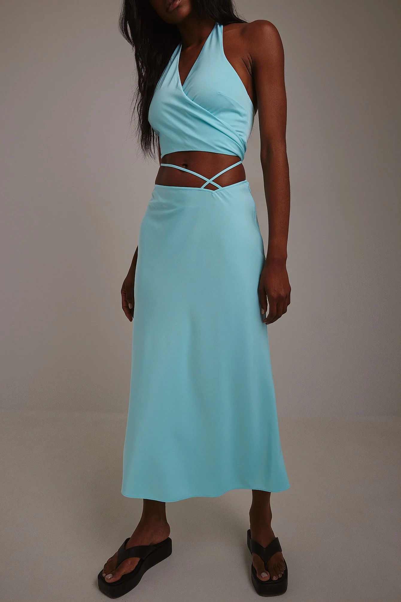 Strap Detail V-shape Skirt