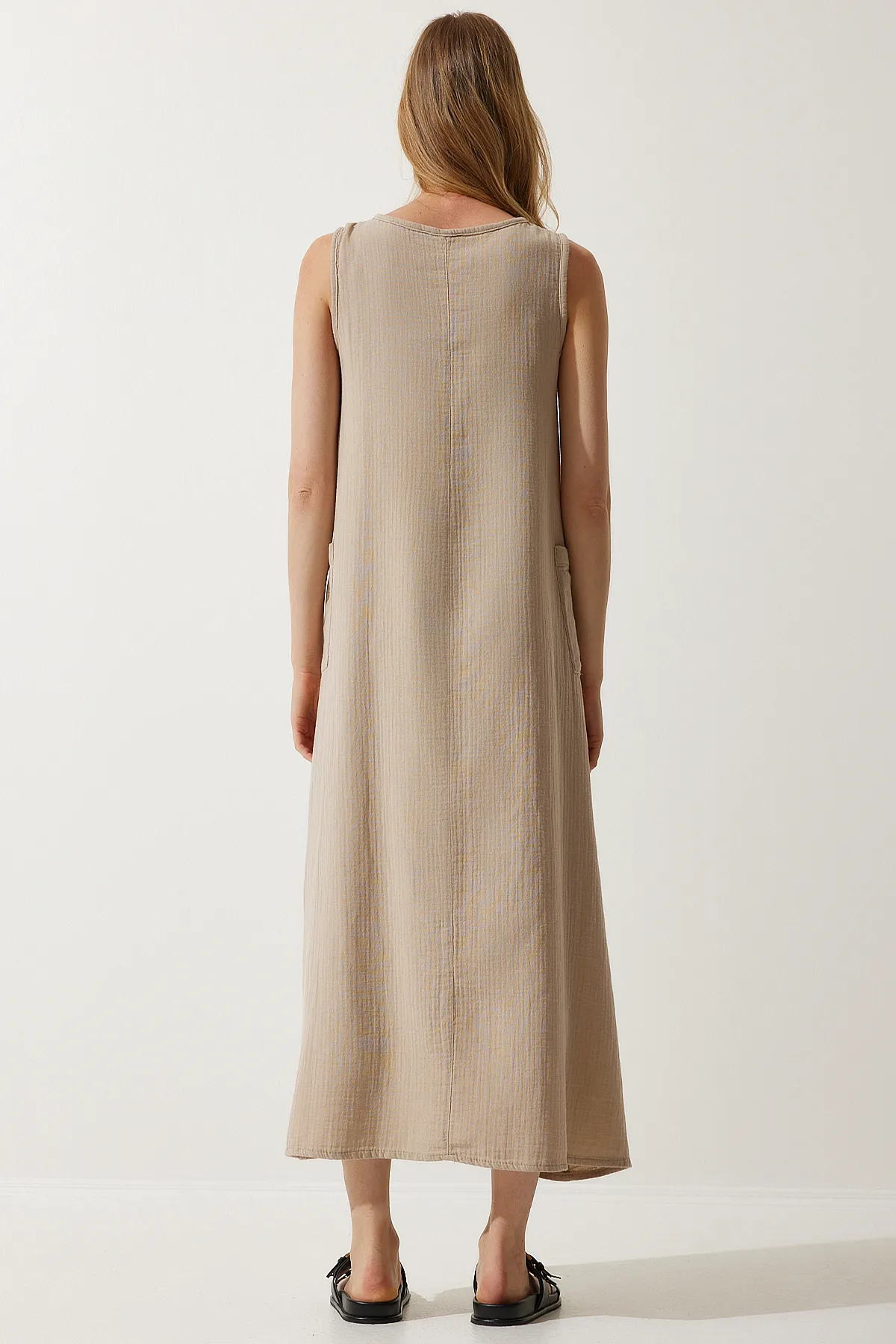Happiness İstanbul  Beiges Sommerkleid aus Musselin mit weiten Taschen für Damen SA00022