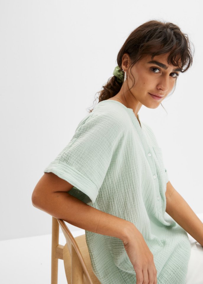 Musselin-Bluse mit Knopfleiste und Tasche