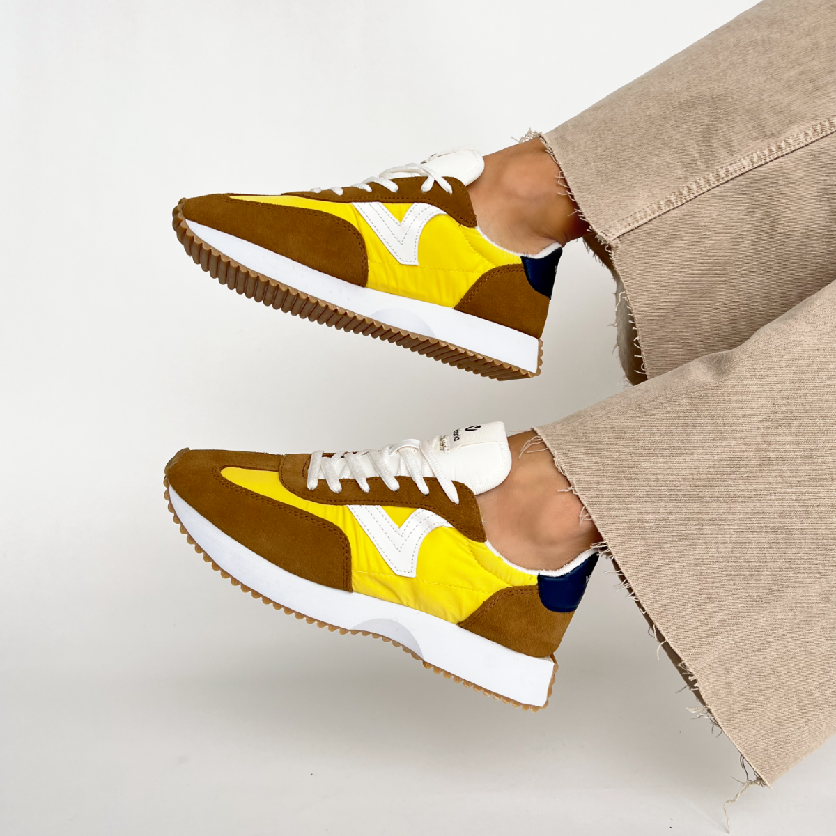 Victoria  1134100 COSMOS - Jaune Marron