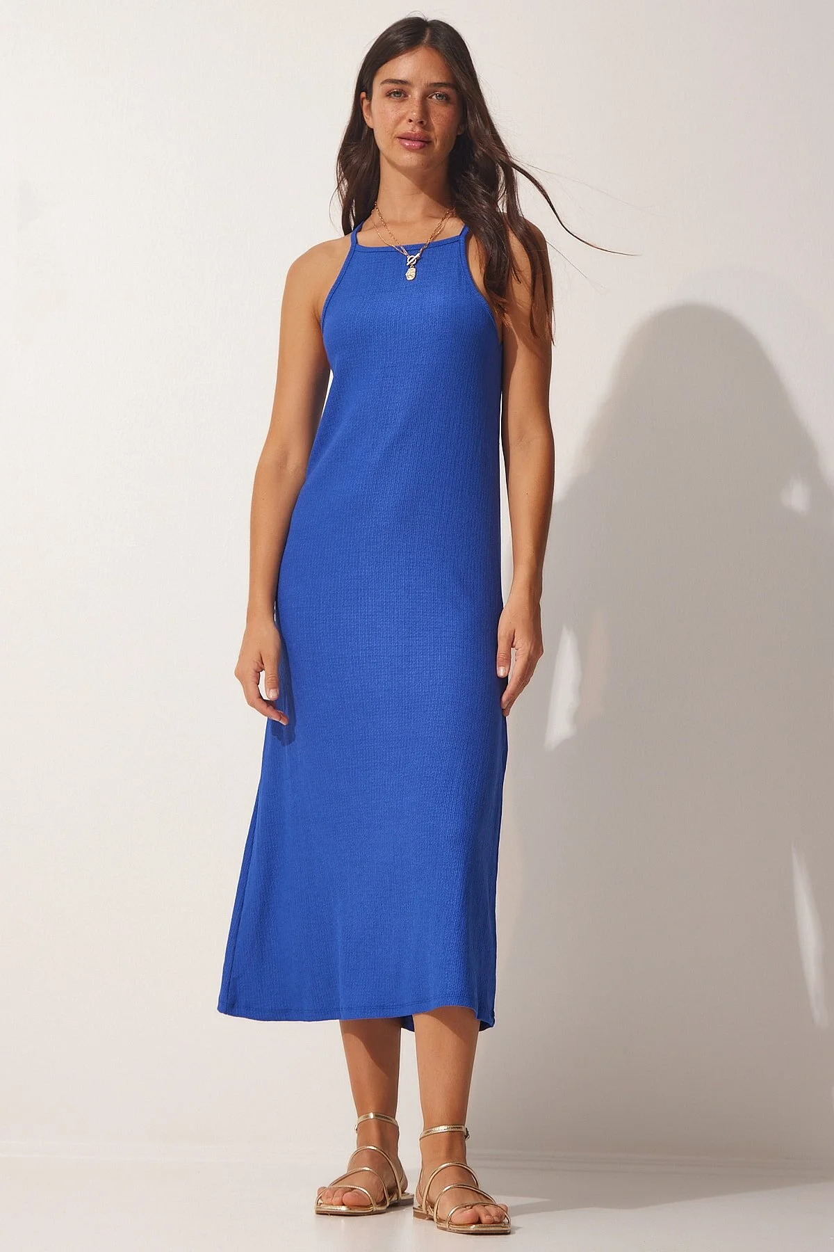 Happiness İstanbul  Blaues langes Sommerstrickkleid mit Trägern für Damen DZ00078