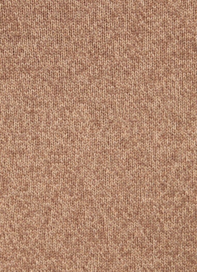 Tricou Profumo confecționat din material fin tricotat cu amestec de lână.