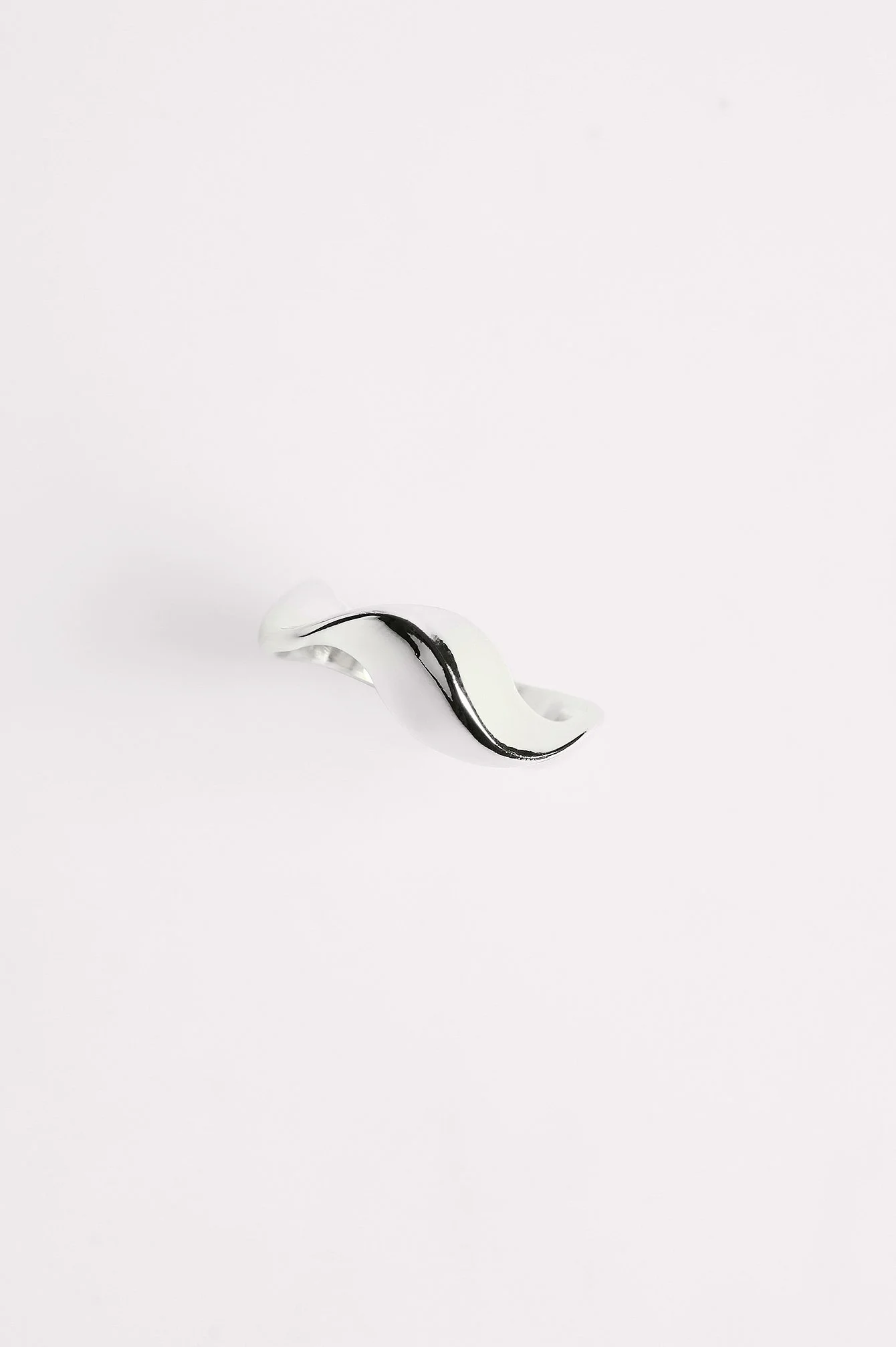 Versilberter klobiger Ring
