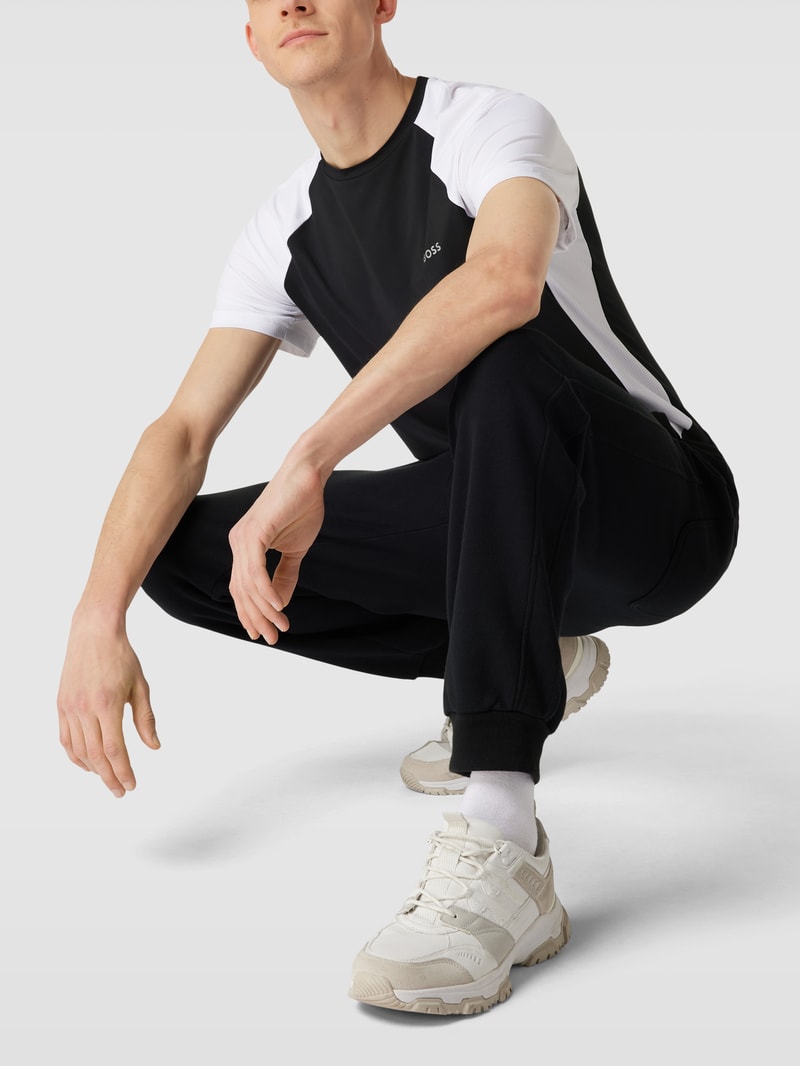T-Shirt mit Mesh-Details Modell 'Active' in schwarz
