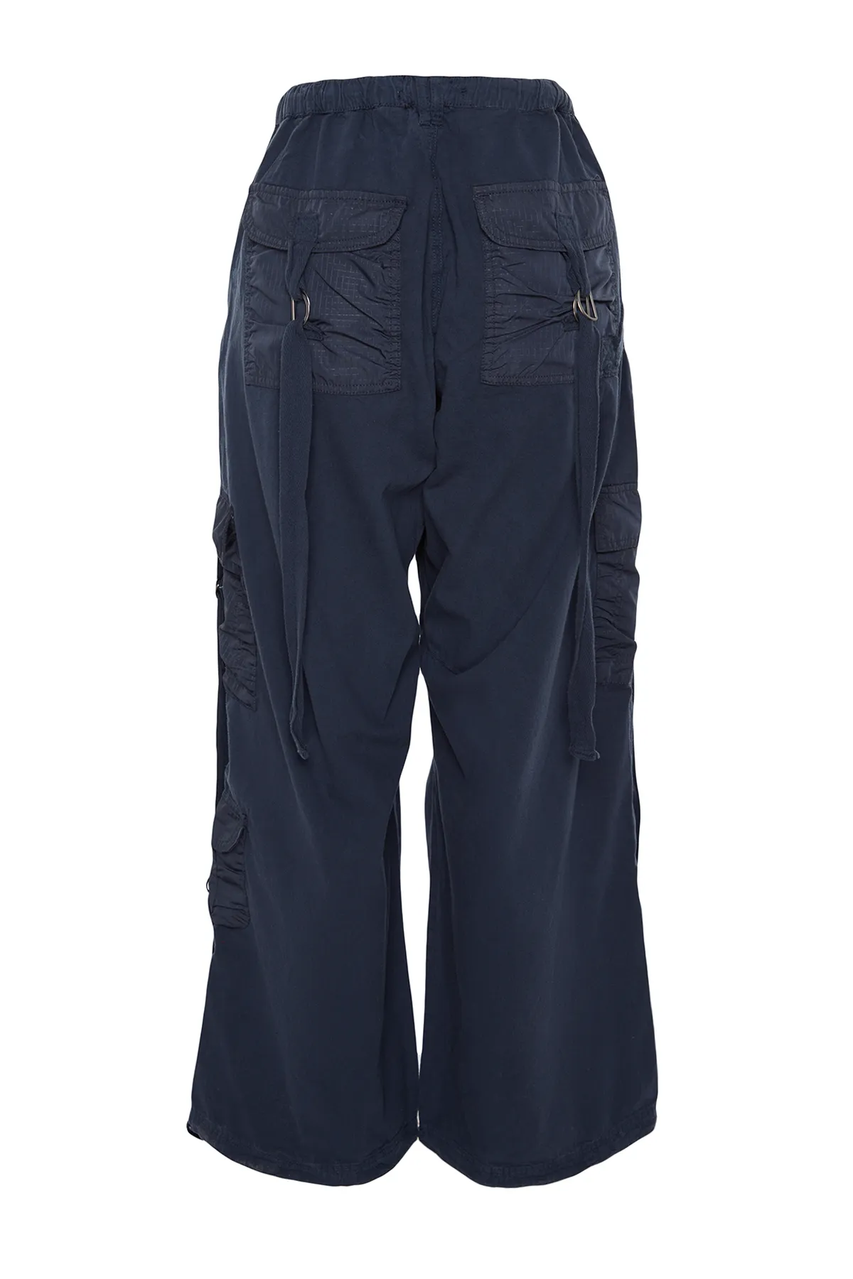Trendyol Collection  Marineblaue Cargo-Taschen-Jogging-Jeans mit normaler Taille TWOAW24JE00216