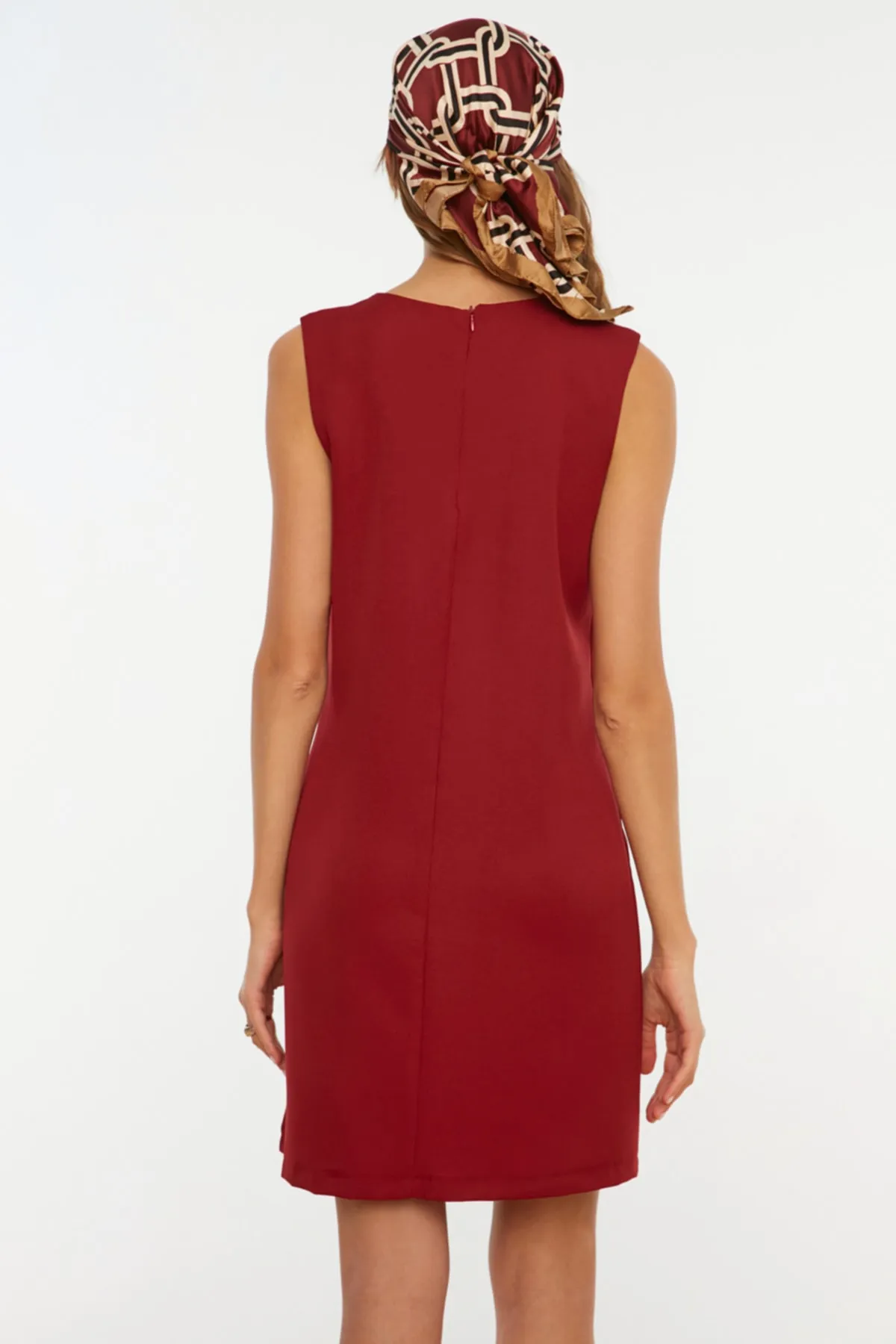 Trendyol Collection  Ärmelloses, bordeauxrotes Basic-Webkleid TWOSS19FG0063