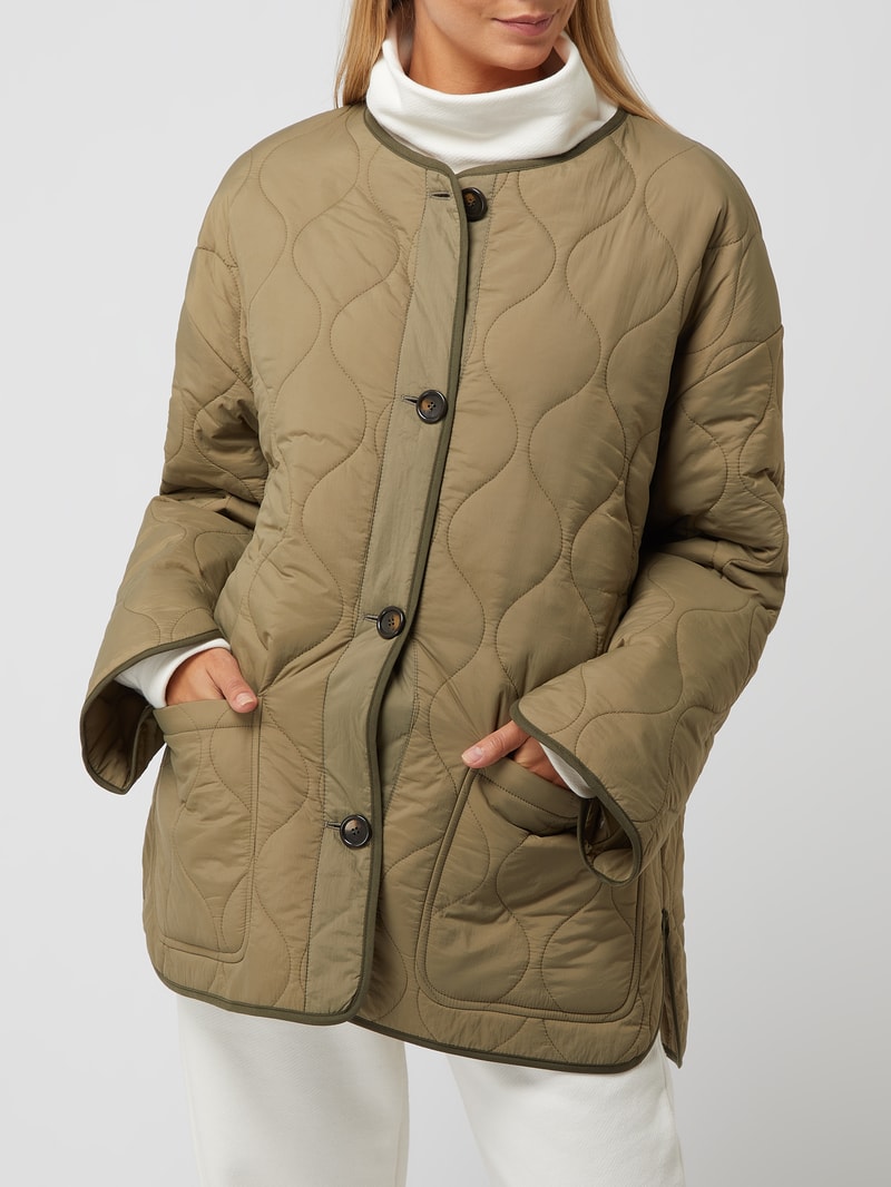 Oversized Steppjacke mit überschnittenen Schultern - Karo Kauer X P&C - Exklusiv bei uns in schilf