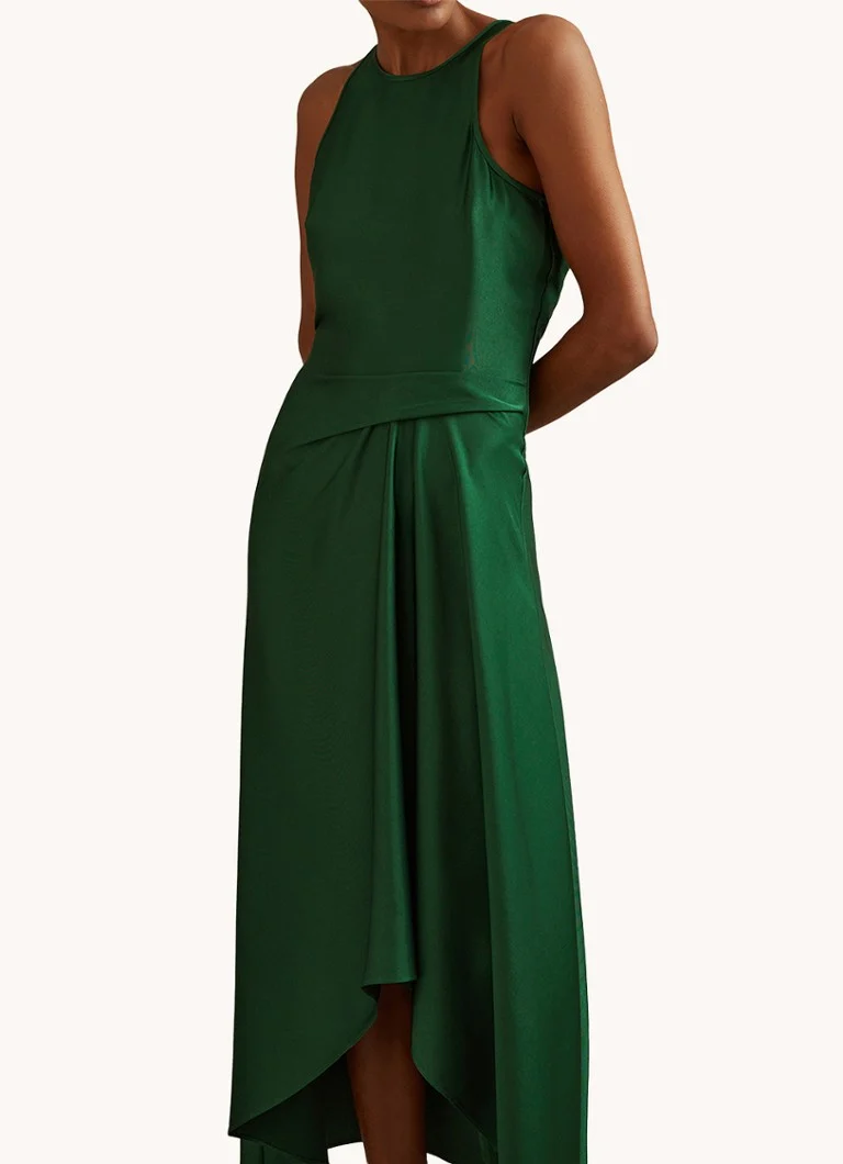 Vestido midi Micah de Reiss con bajo asimétrico