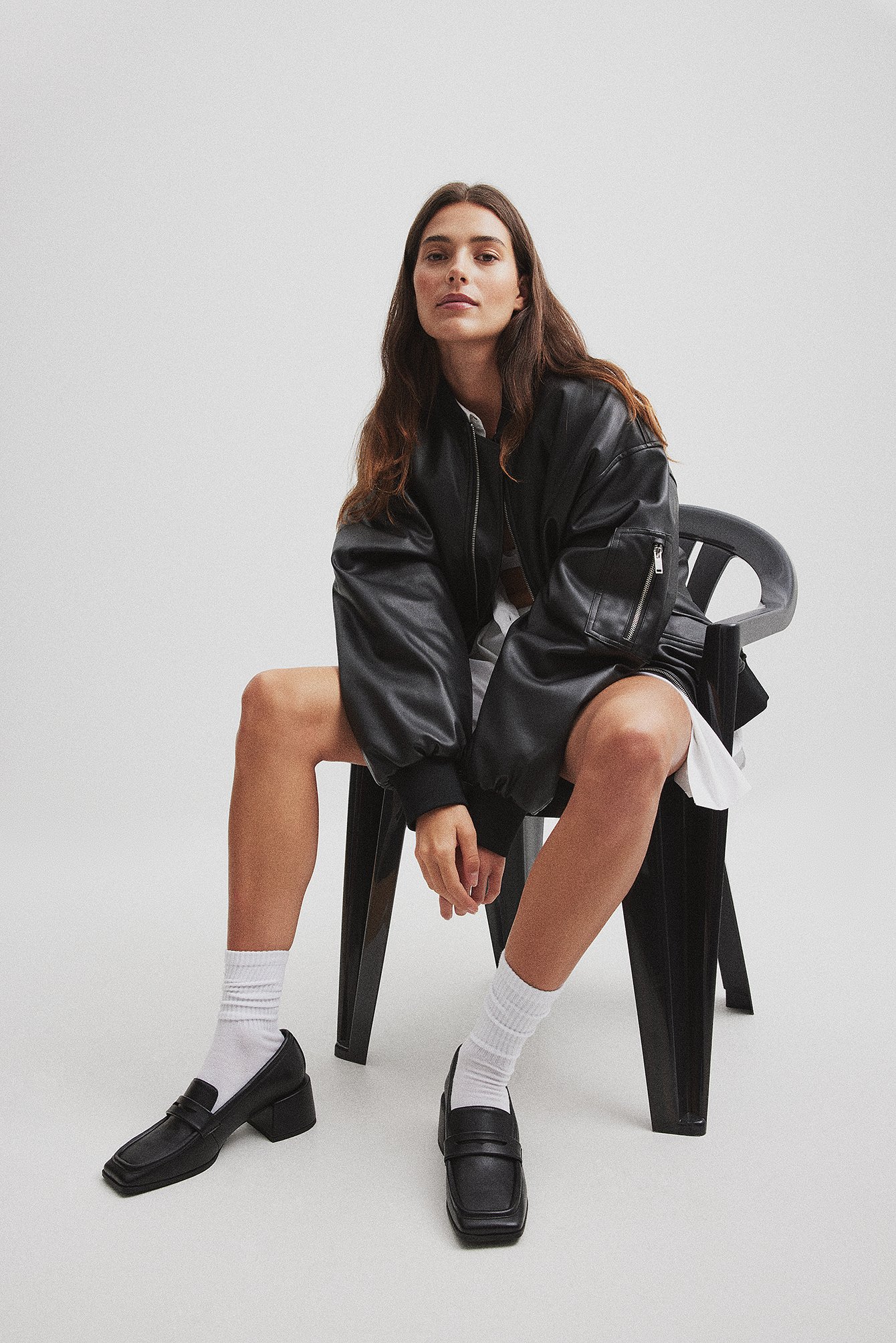 Loafers mit Absatz und quadratischer Zehe