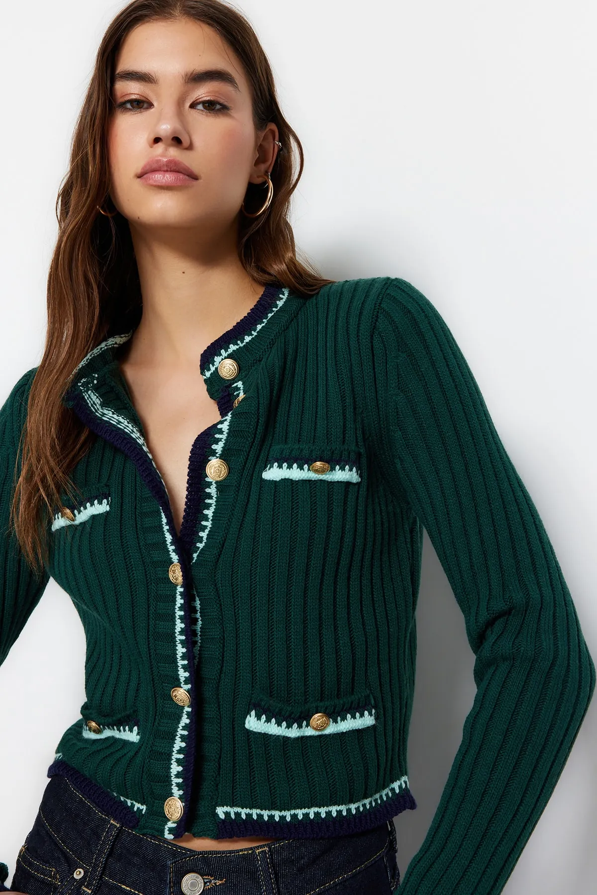 Trendyol Collection  Smaragdgrüne kurze Strickjacke TWOAW23HI00550