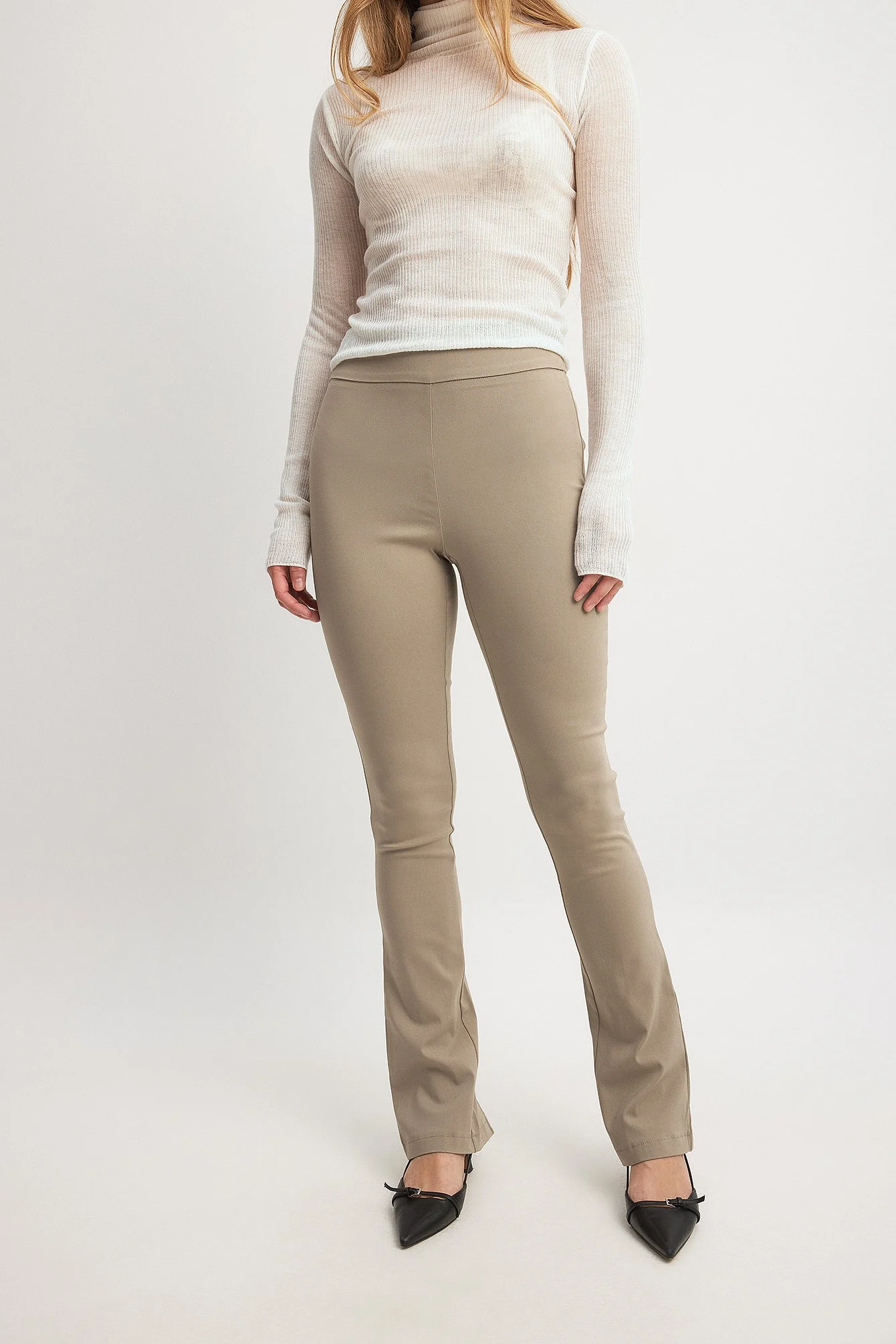 Slim-fit Super-Stretchhose mit Schlitz