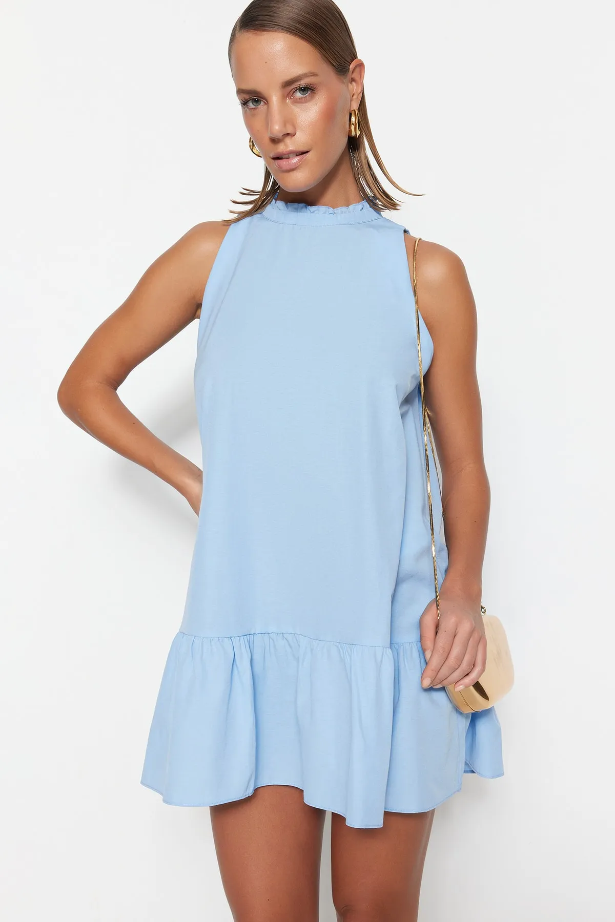 Trendyol Collection  Blaues ärmelloses Mini-Webkleid mit entspannter Passform TWOSS22EL00139