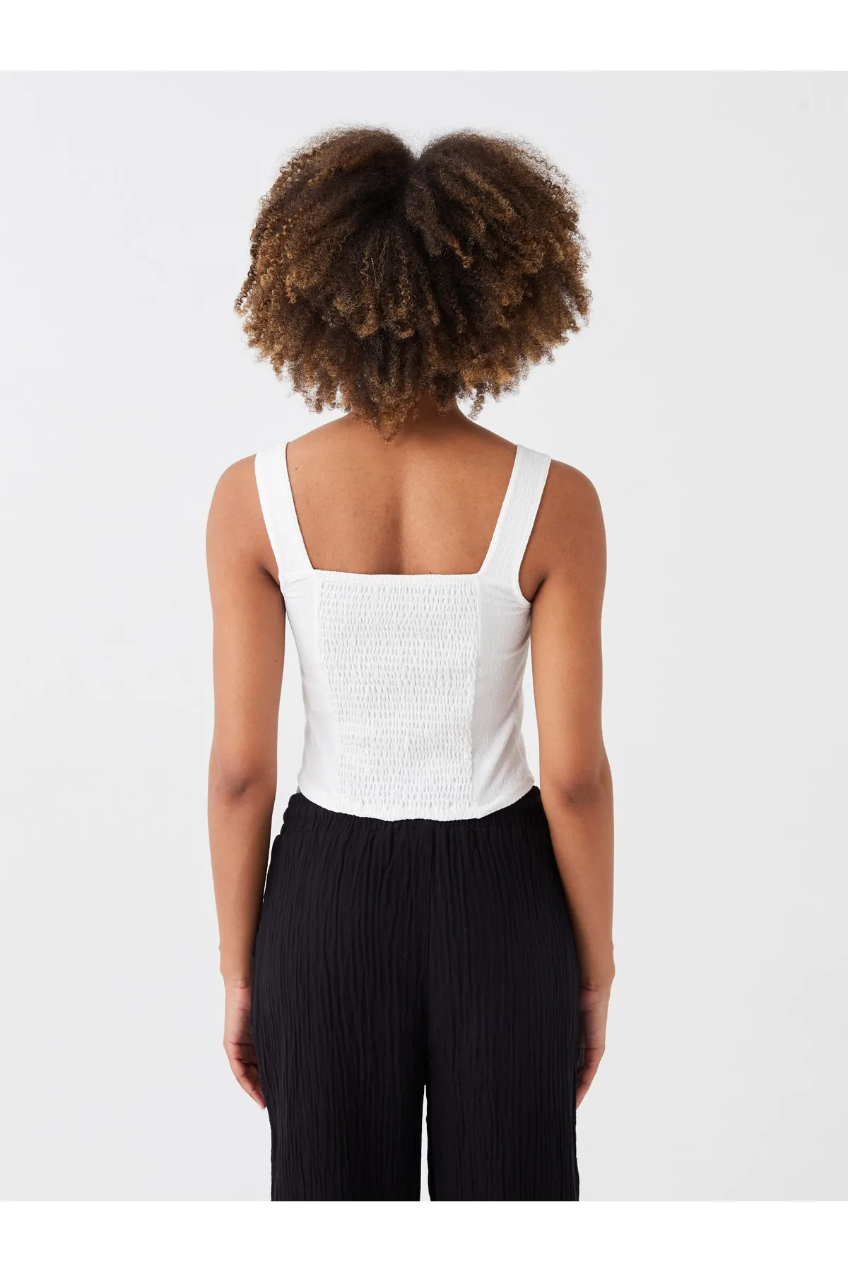 LC Waikiki  Kurzes Tanktop für Damen mit eckigem Kragen und geraden Trägern