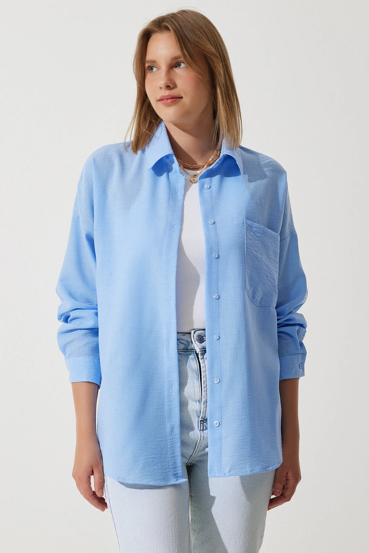 Happiness İstanbul  Himmelblaues Oversize-Leinenhemd Ayrobin für Damen DD01222