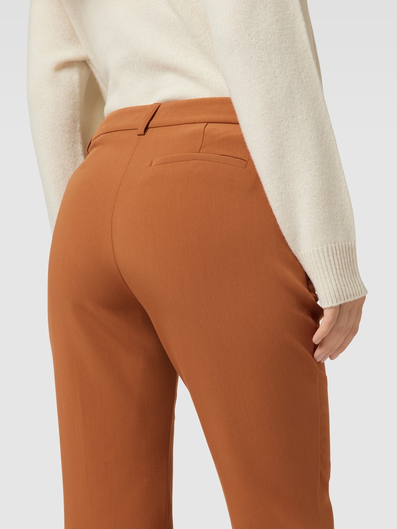 Stoffhose mit Bügelfalten in cognac