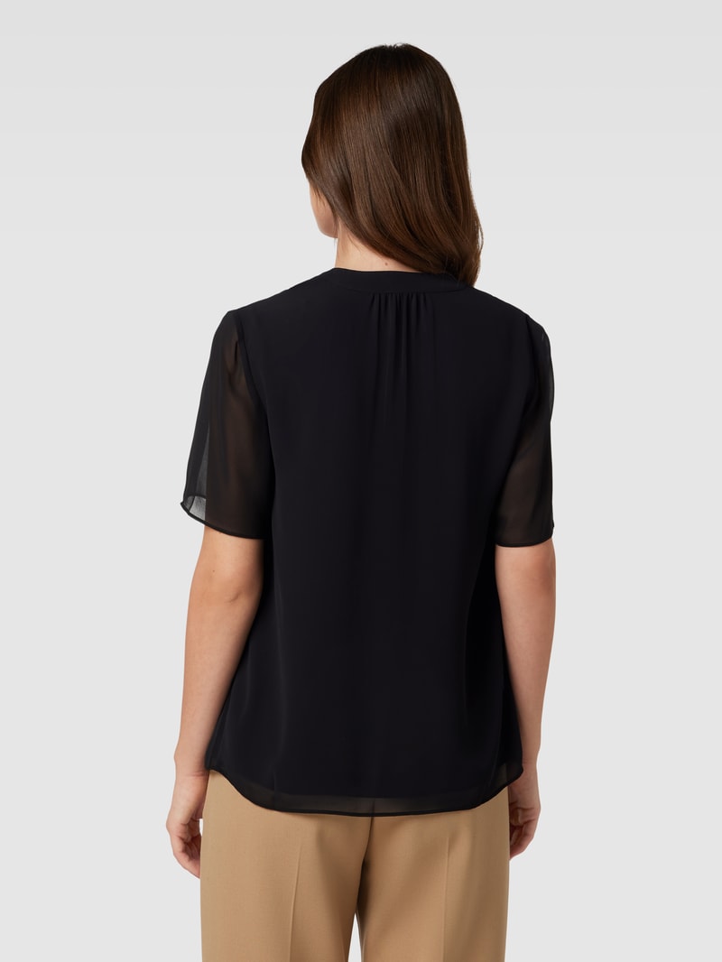 Bluse mit V-Ausschnitt in schwarz
