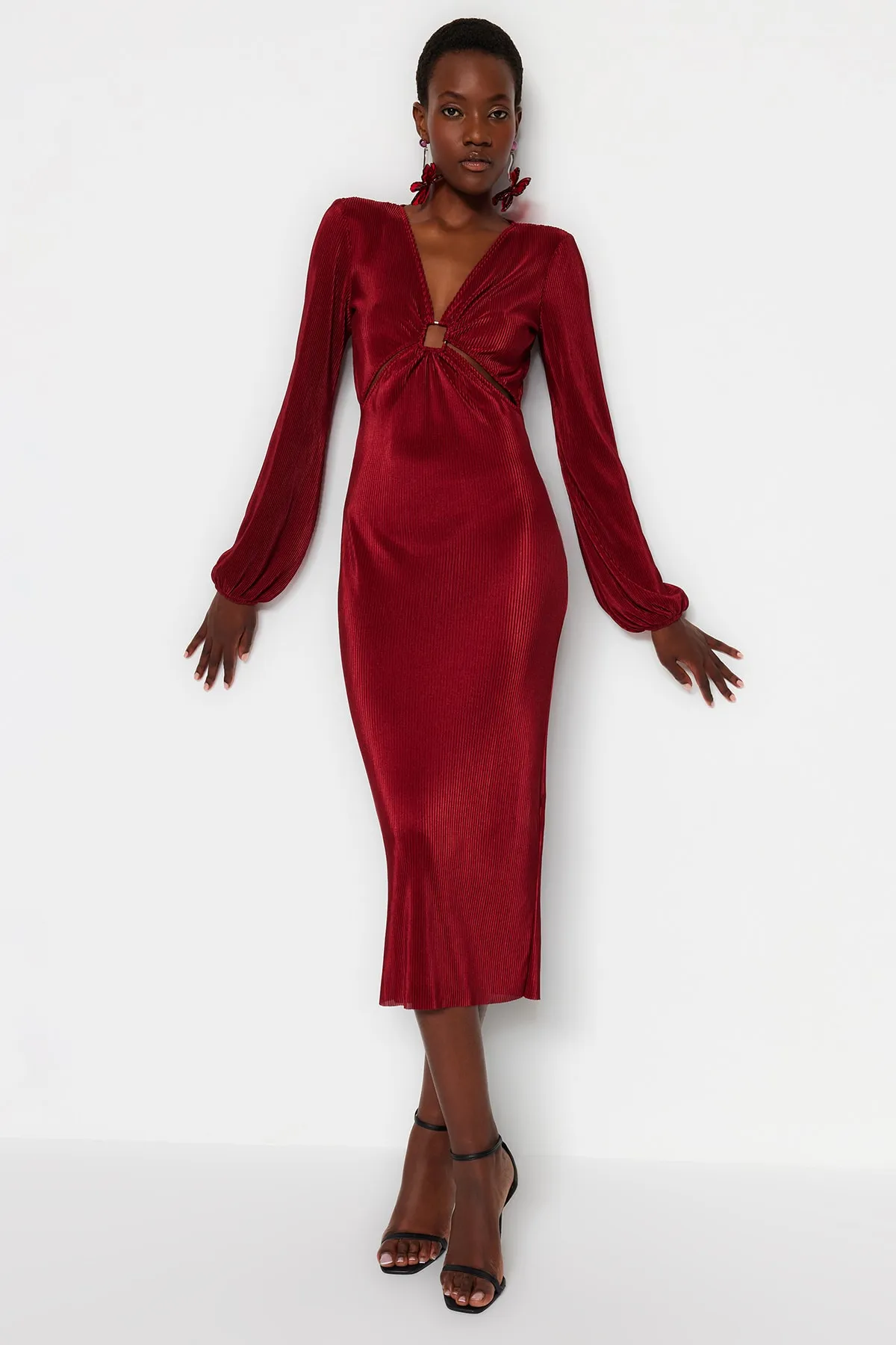 Trendyol Collection  Burgunderfarbenes, tailliertes, gestricktes, plissiertes, elegantes Abendkleid mit Fenster/Ausschnitten TPRAW24EL00060