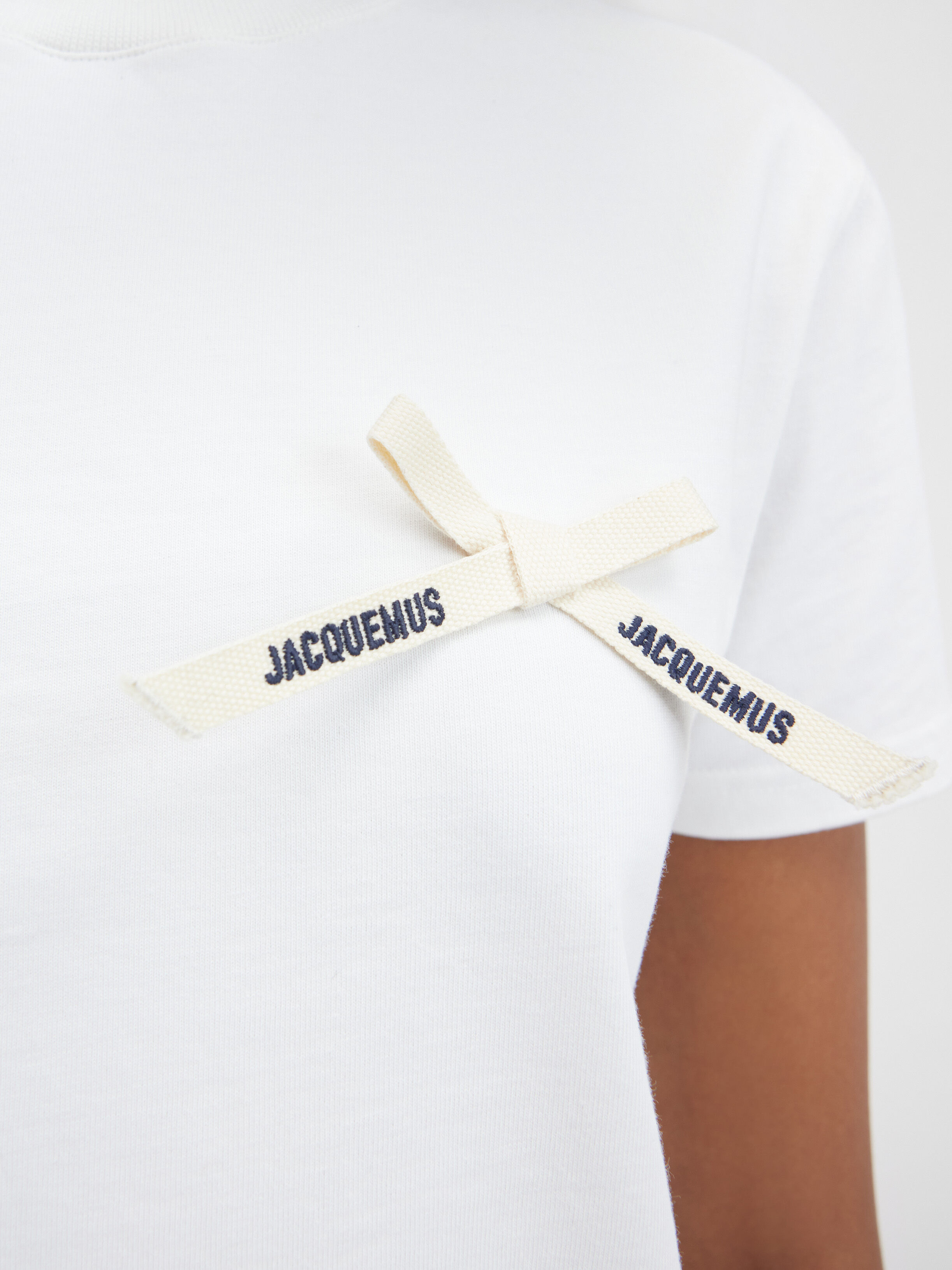 Le t-shirt Noeud