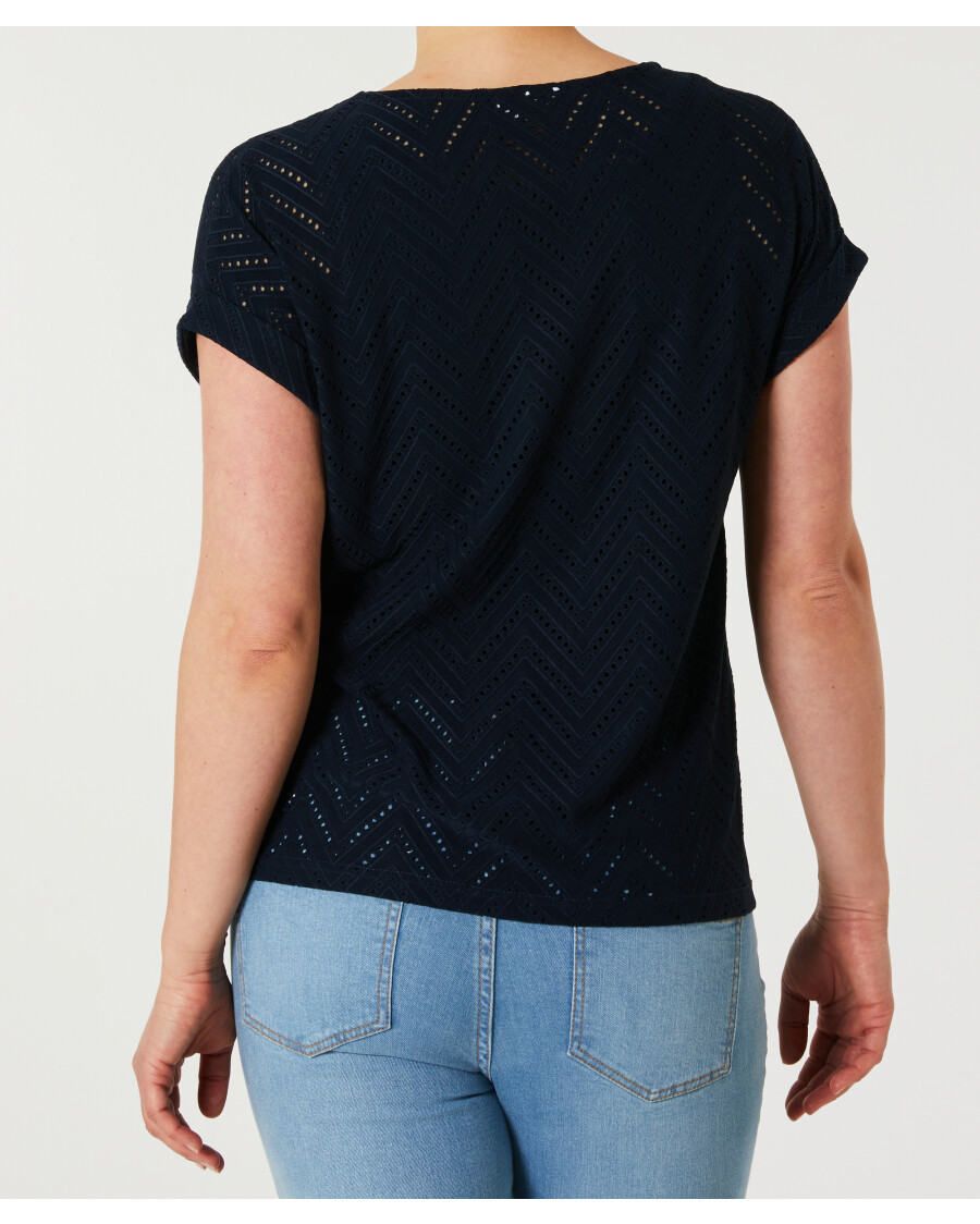 T-Shirt Lochmuster