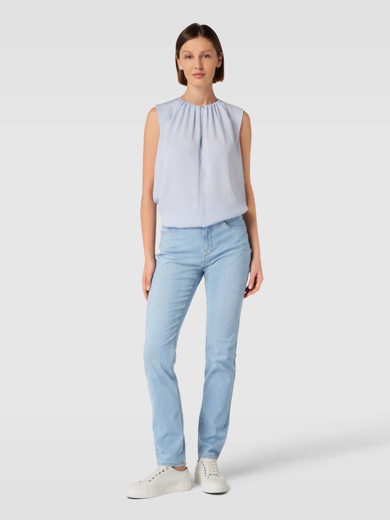 Jeans mit Label-Patch Modell 'Mary' in hellblau