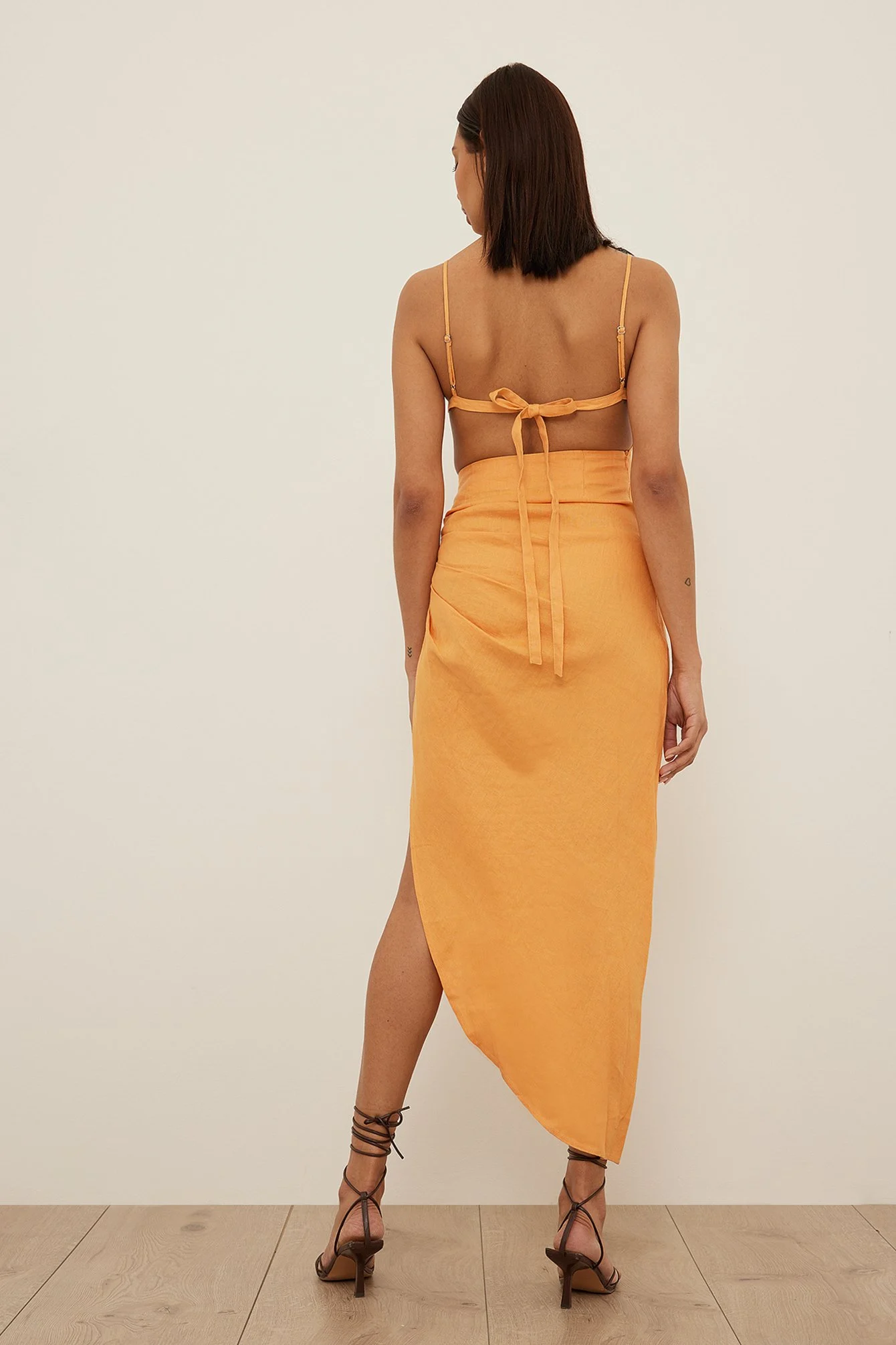 Drapiertes Kleid aus Leinen