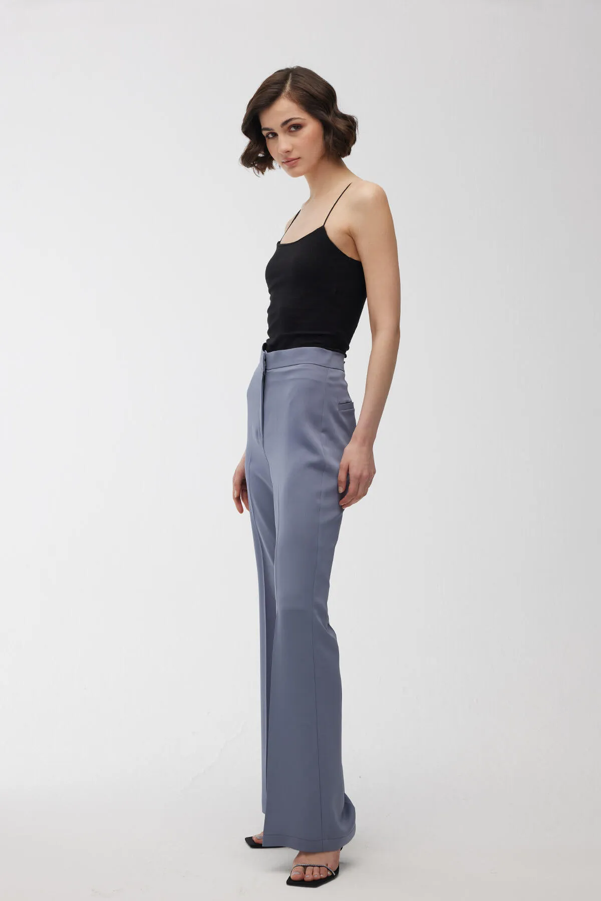 Manuka  SATINHOSE MIT SPANISCHER KRONE BLAU