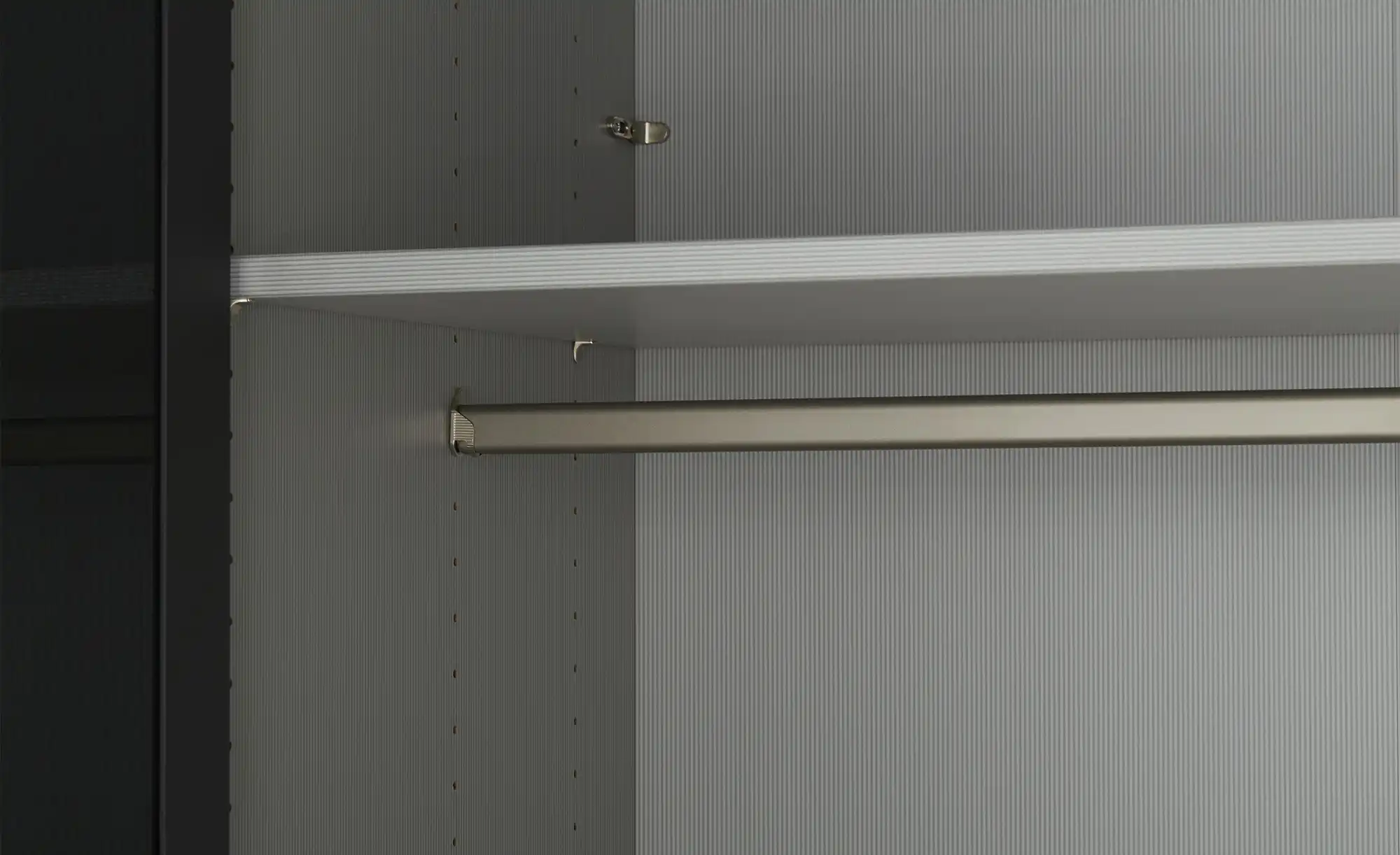 Drehtürenschrank