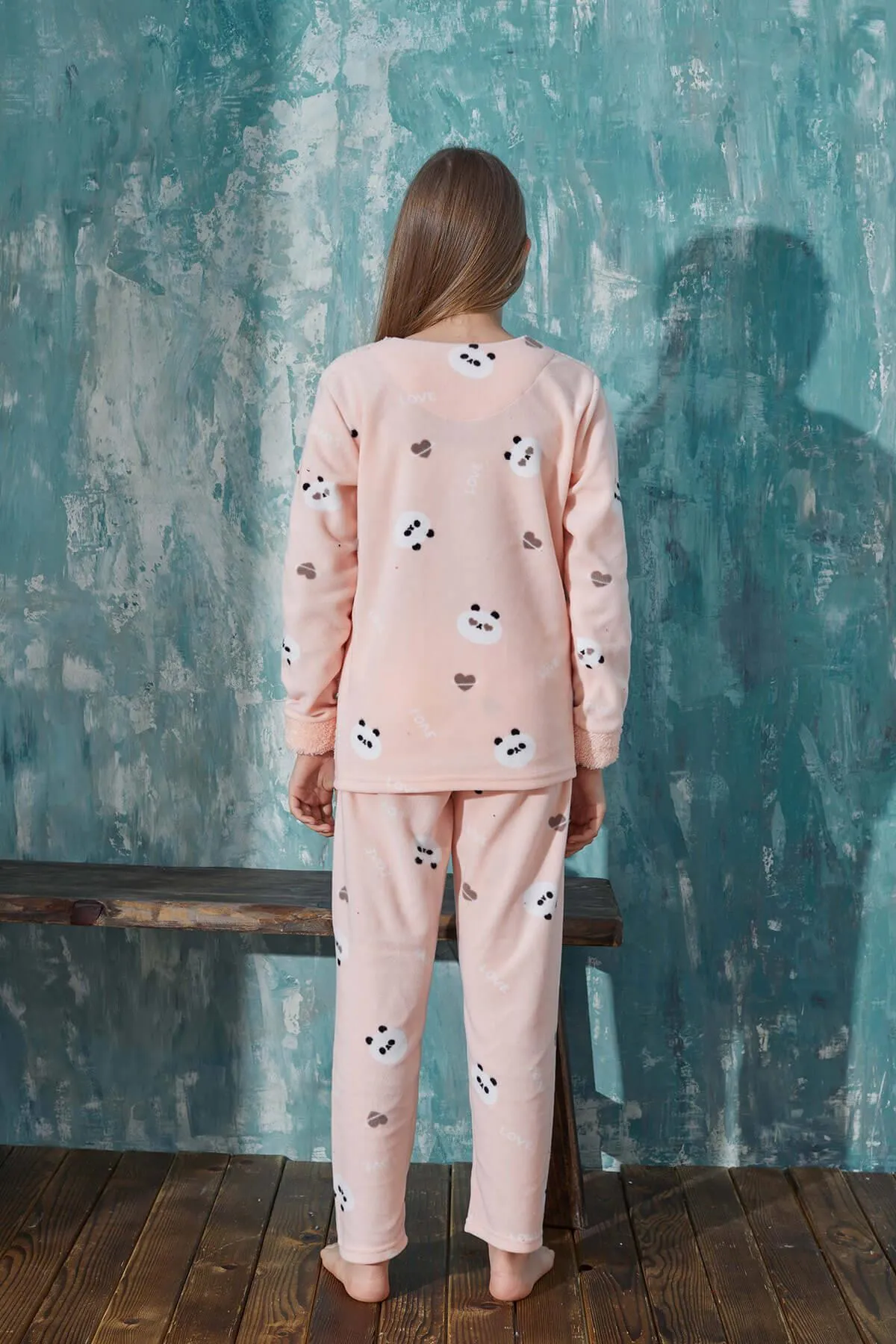 Pijamaevi  Plüsch-Pyjama-Set für Mädchen mit Lachs-Wild-Butt-Muster