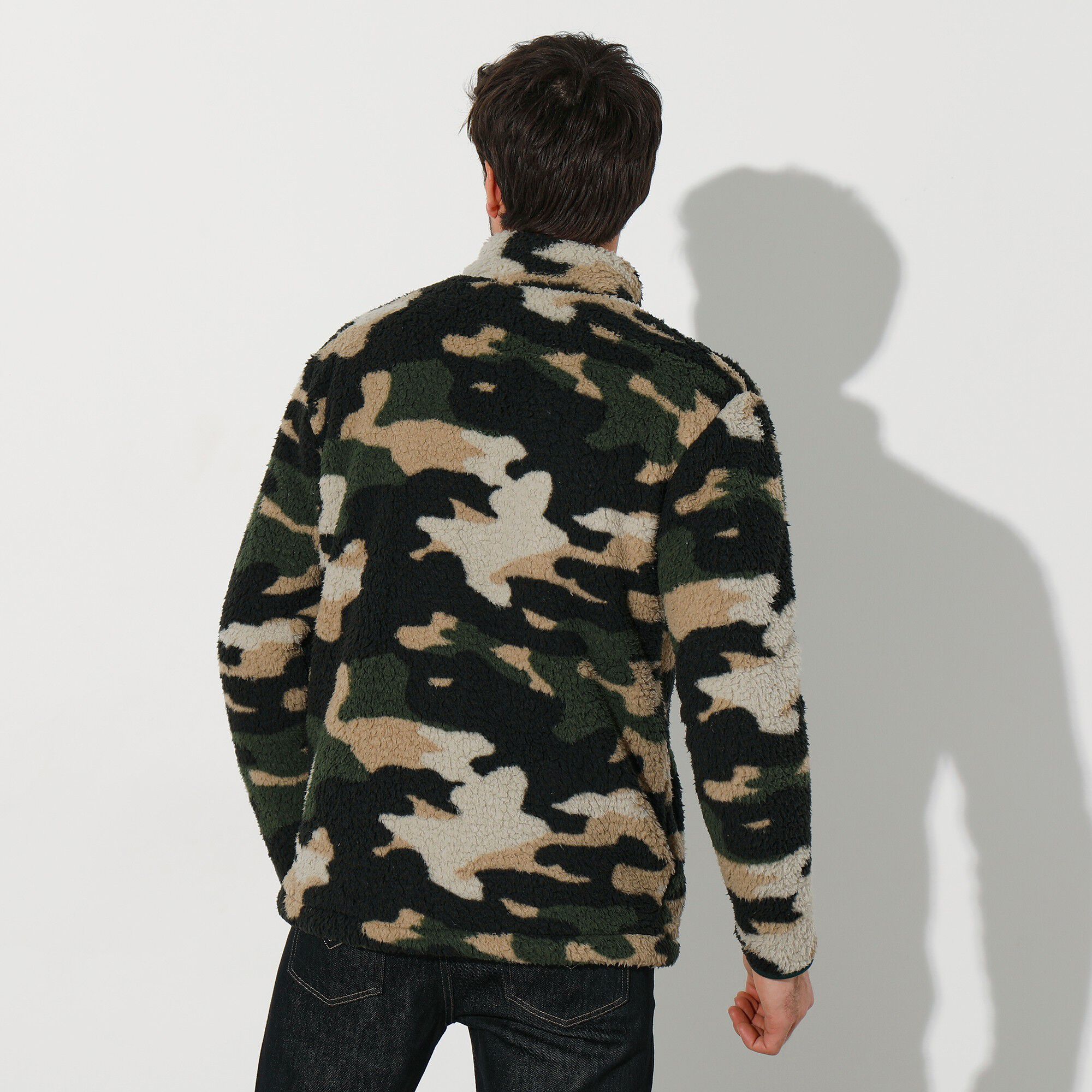 Blouson zippé en polaire sherpa imprimé camouflage