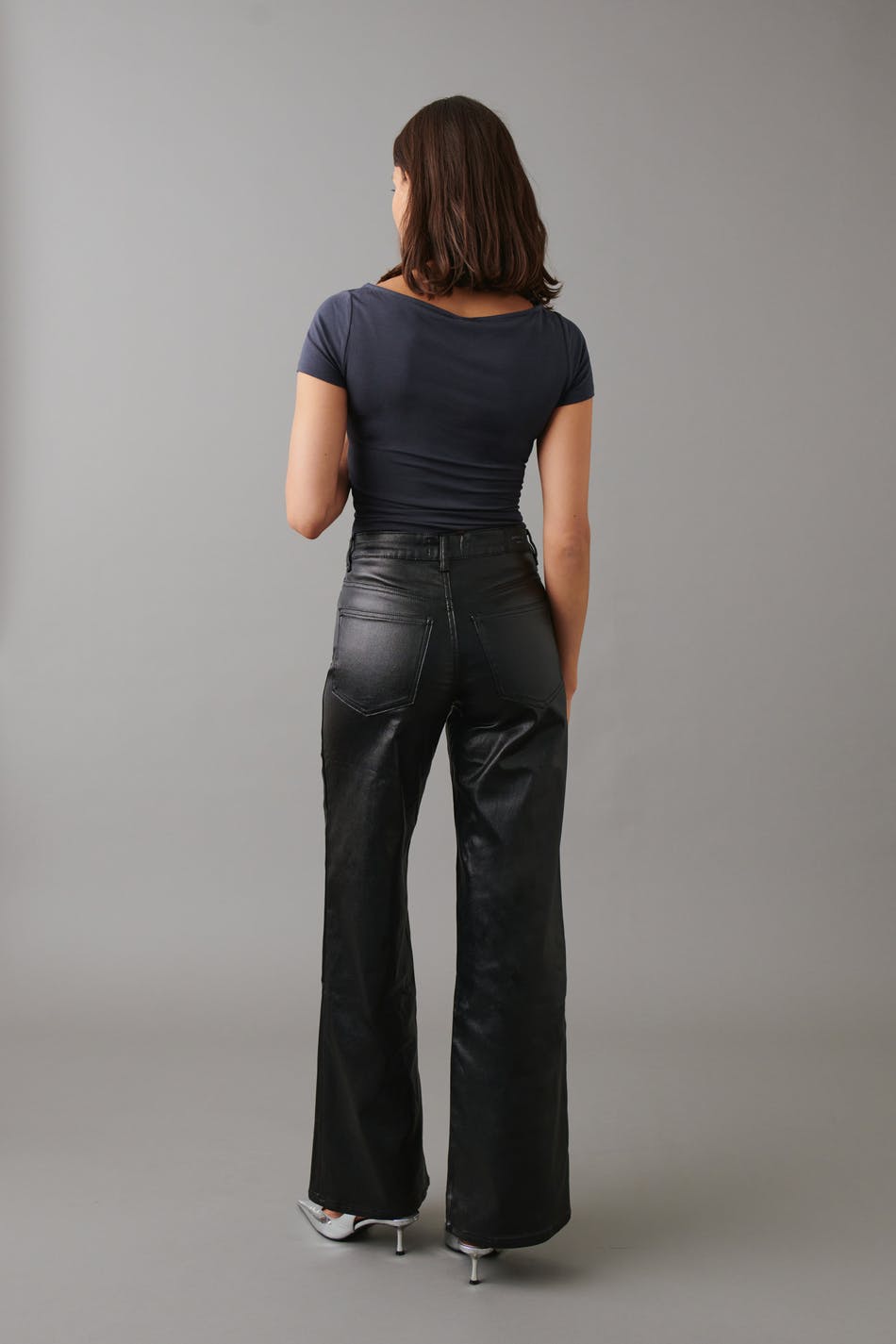 Coated wide jeans