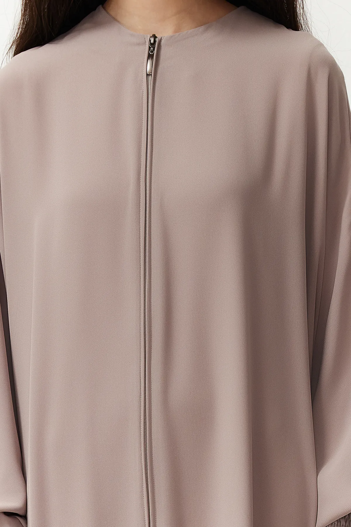 Trendyol Modest  Beige gewebte Mütze mit breiter Passform & Ferace & Abaya TCTSS24KF00021