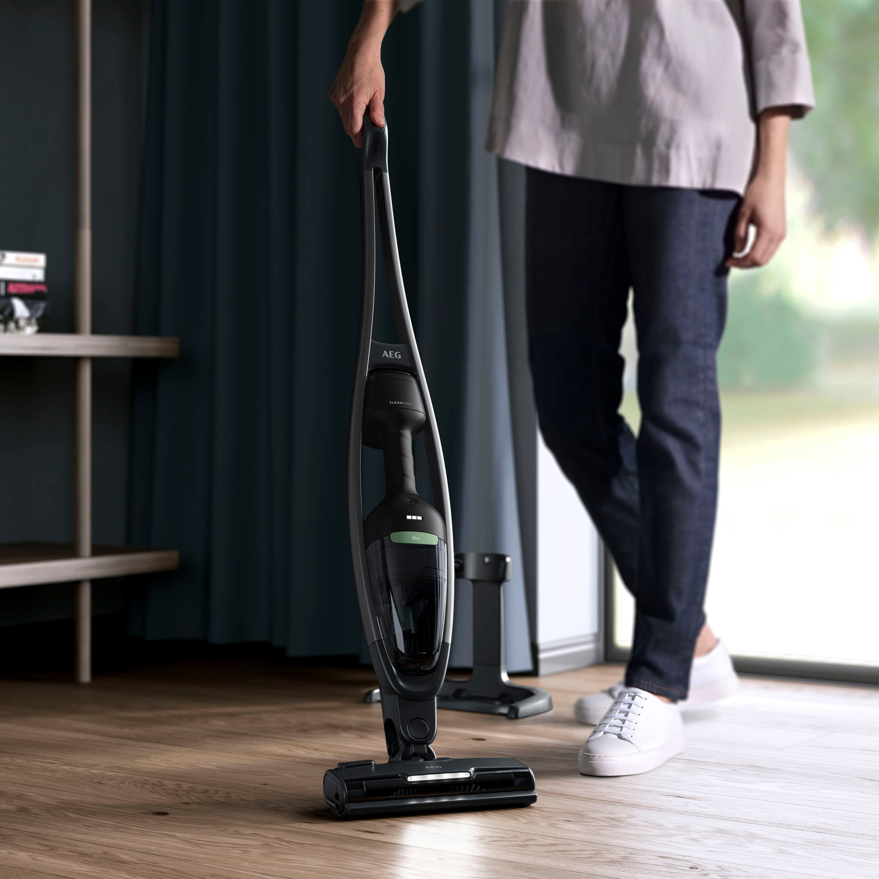 AEG Akku-Hand-und Stielstaubsauger CLEAN ÖKO 6000 (AS62B25ÖKO), beutellos, 2in1, leise 79dB(A), 47 % Recyclingmaterial, bis zu 55 Min. Laufzeit