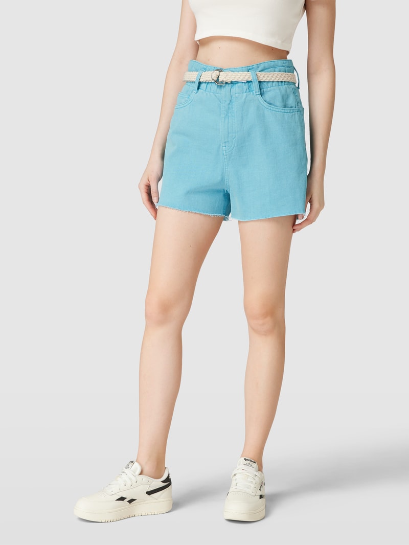 Jeansshorts aus Baumwolle mit Gürtel in türkis
