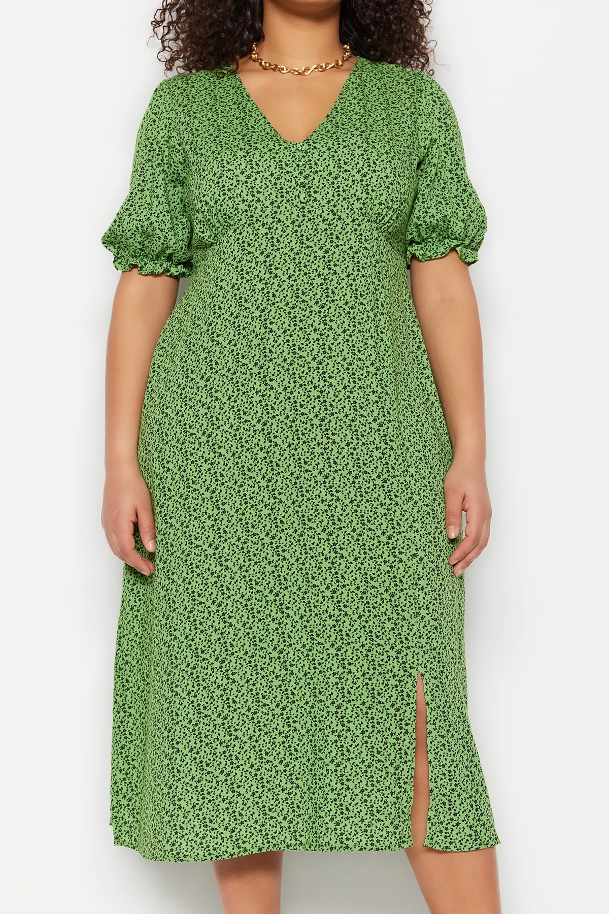 Trendyol Curve  Gewebtes Schlitzkleid mit Tiermuster in Grün TBBSS23AH00092