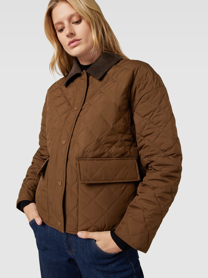 Steppjacke mit Pattentaschen in mittelbraun