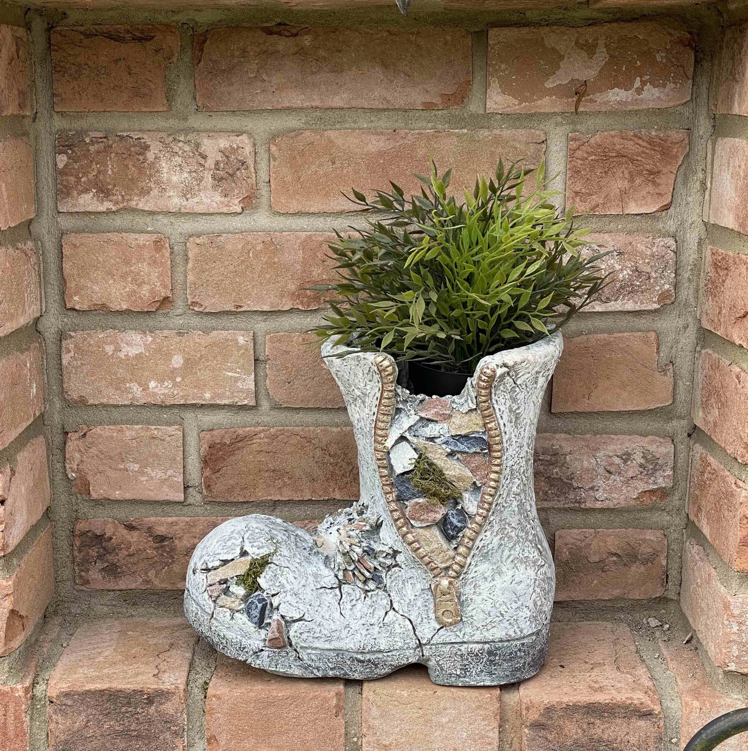 DanDiBo Übertopf Pflanztopf Stiefel aus Magnesia Blumentopf 32 cm wetterfest frostfest 715432 Pflanzgefäß Übertopf Kunststein Garten Gartendeko Dekofigur Gartendekofigur, für Blumen, Pflanzen & vieles mehr