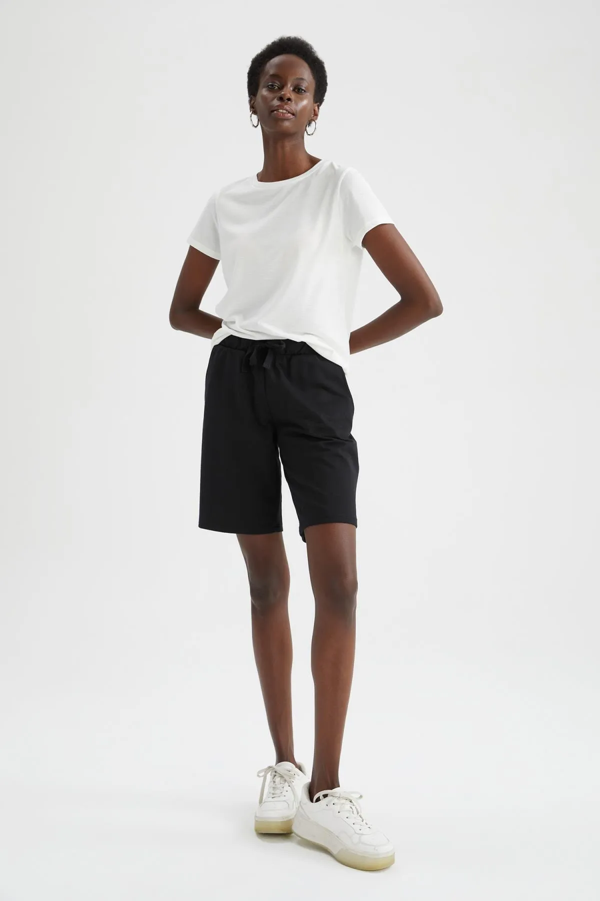 DeFacto  Bermudashorts mit normaler Taille und Schnürung, wendbar, 100 % Baumwolle, W9369az22sm