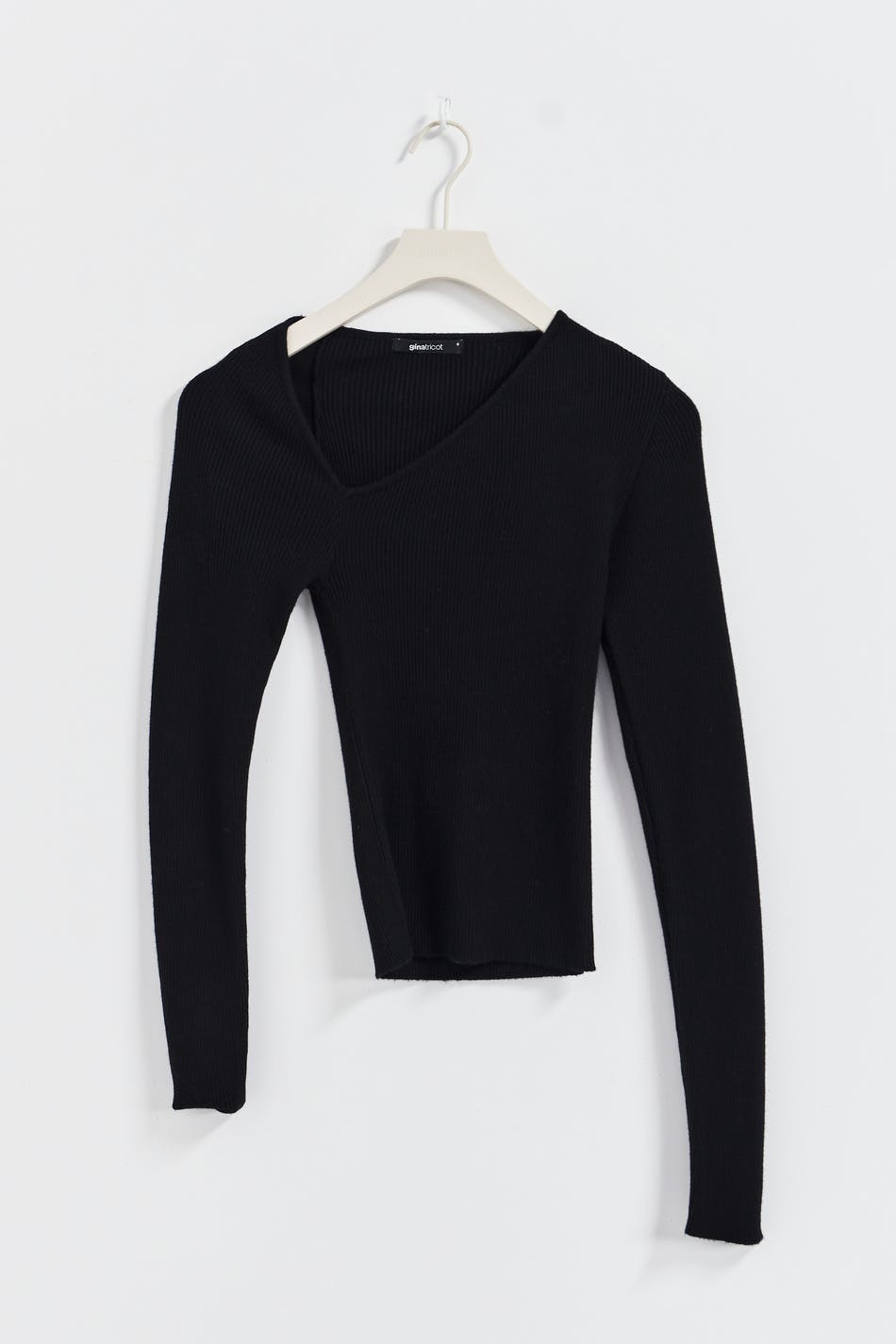 Asymmetric knitted top