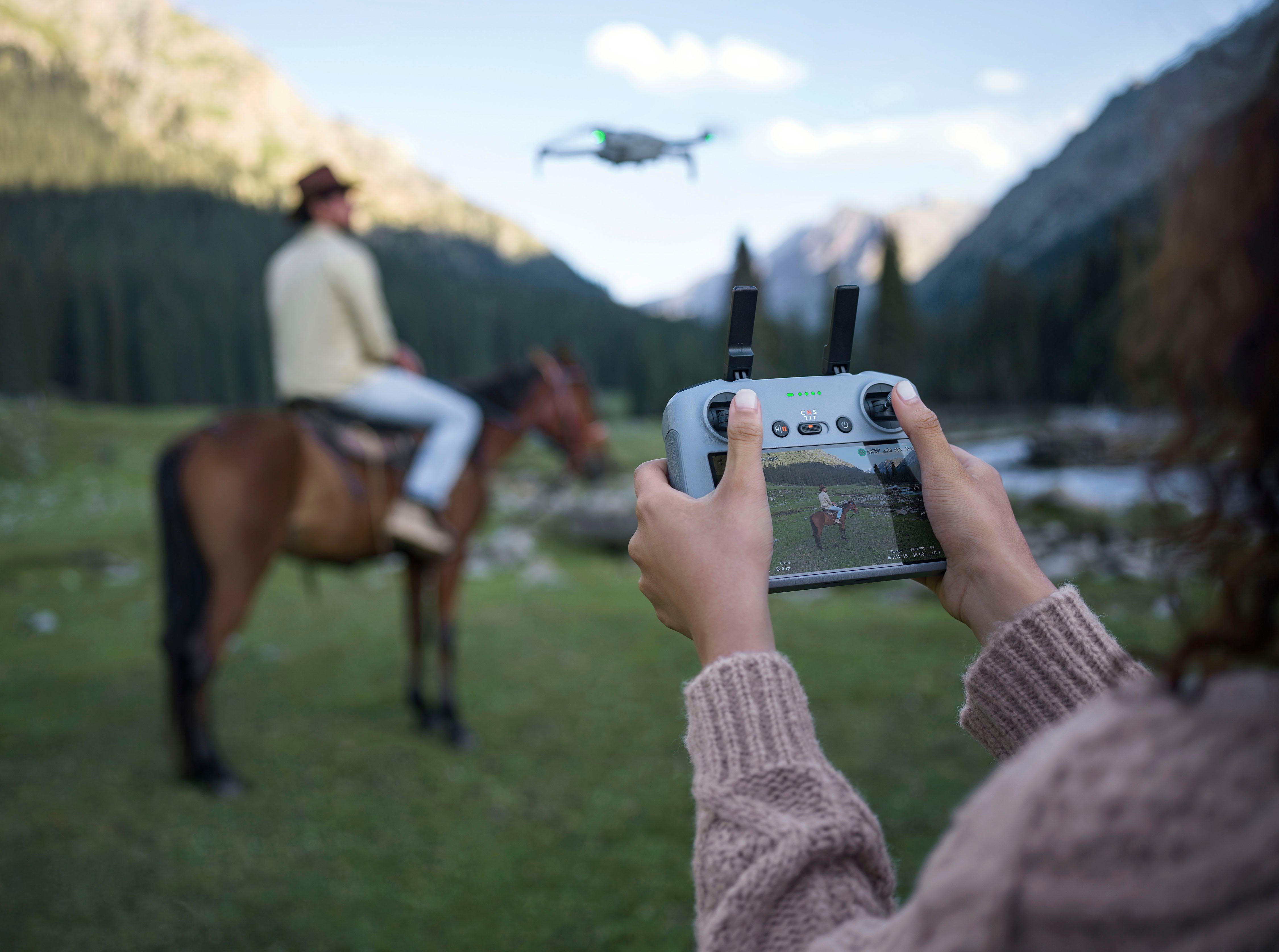 DJI Mini 4 Pro Fly More Combo (DJI RC 2) (GL) Drohne (4K Ultra HD)