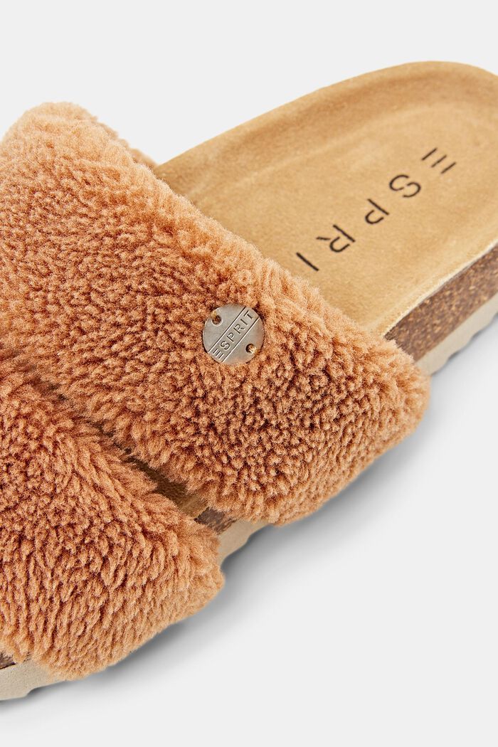 Pantolette in Fell-Optik
