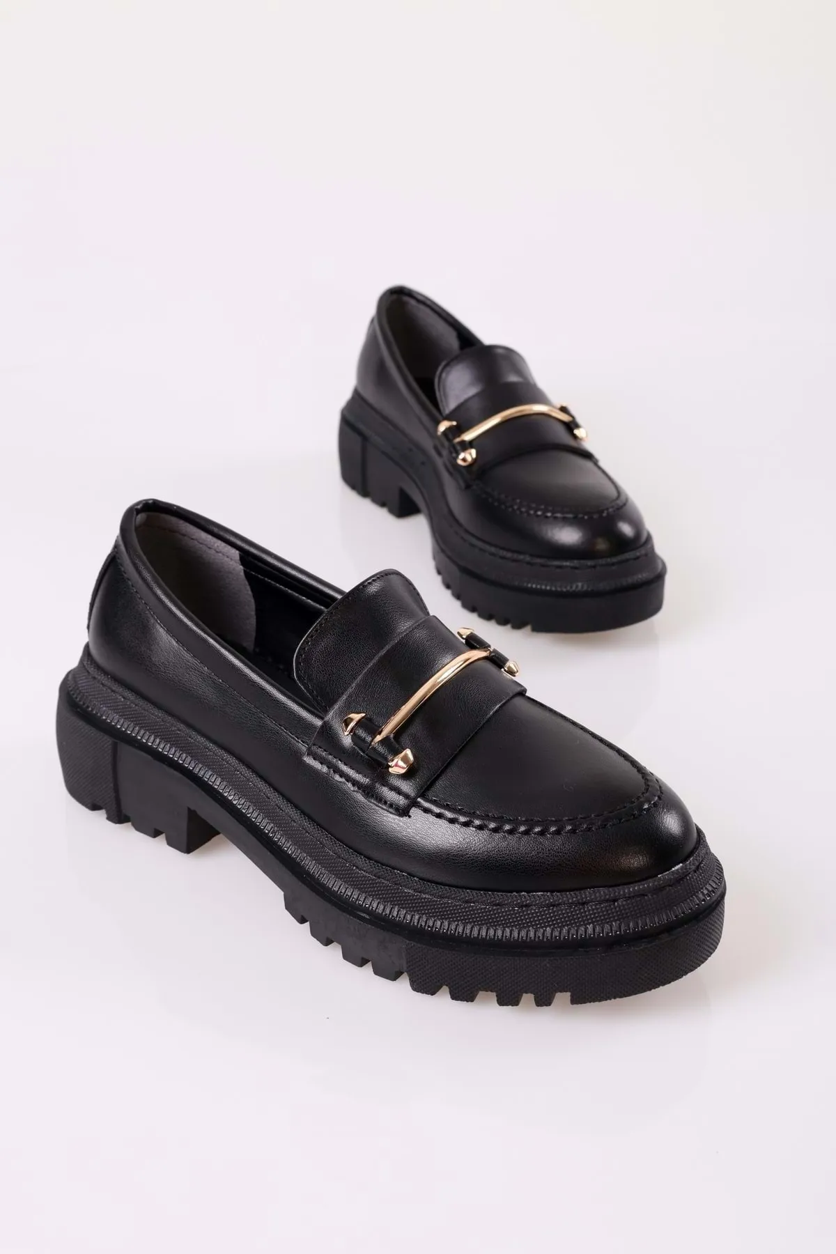 Shoeberry  Luis Black Skin Daily Loafer mit dicker Sohle und Schnalle für Damen