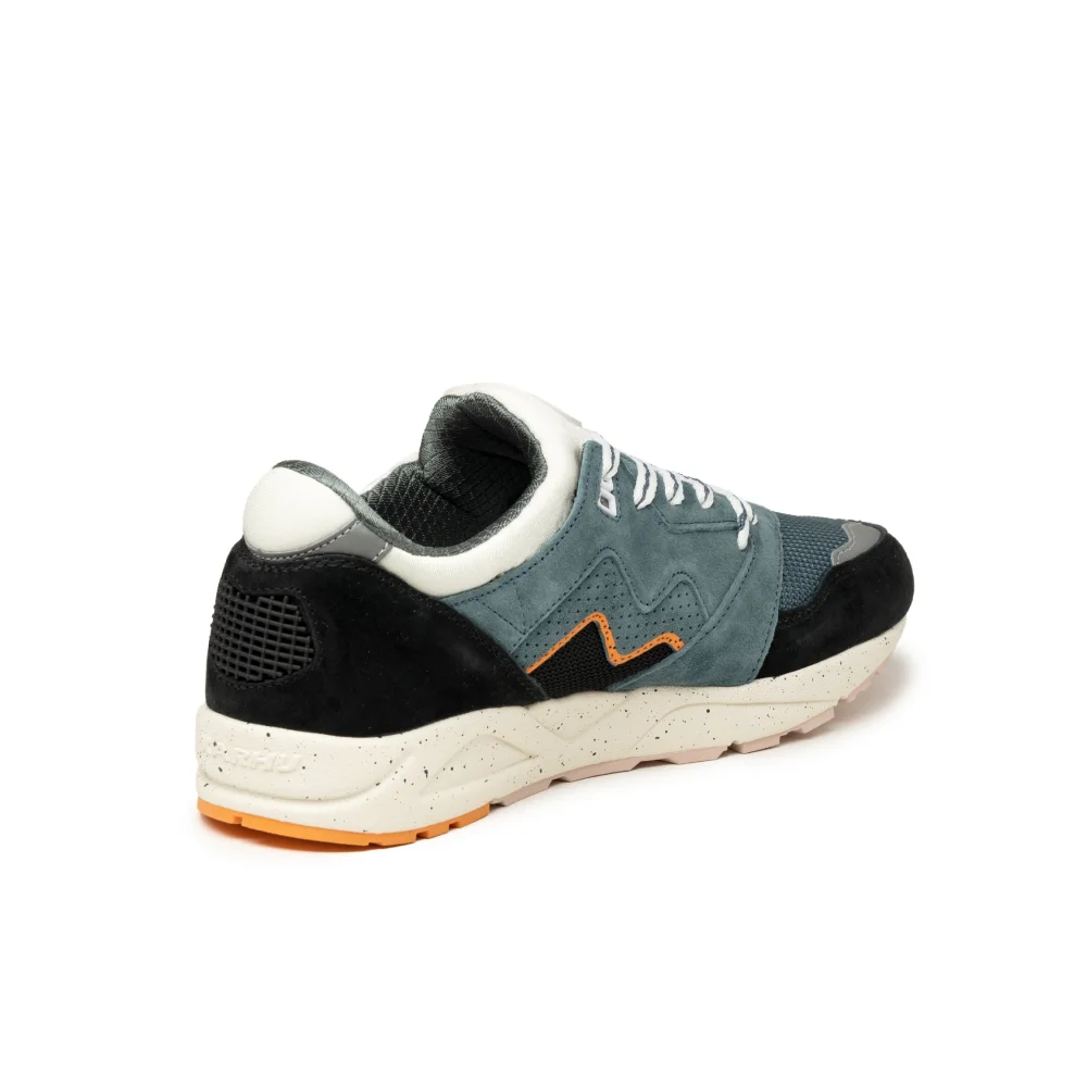 Karhu Aria 95 F803101 / schwarz