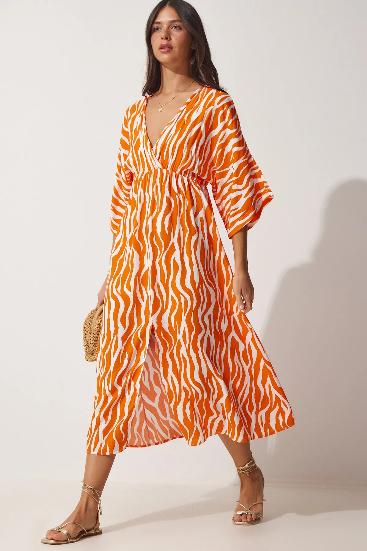 Happiness İstanbul  Orangefarbenes, langes Viskose-Sommerkleid mit tiefem V-Ausschnitt für Damen CI00081