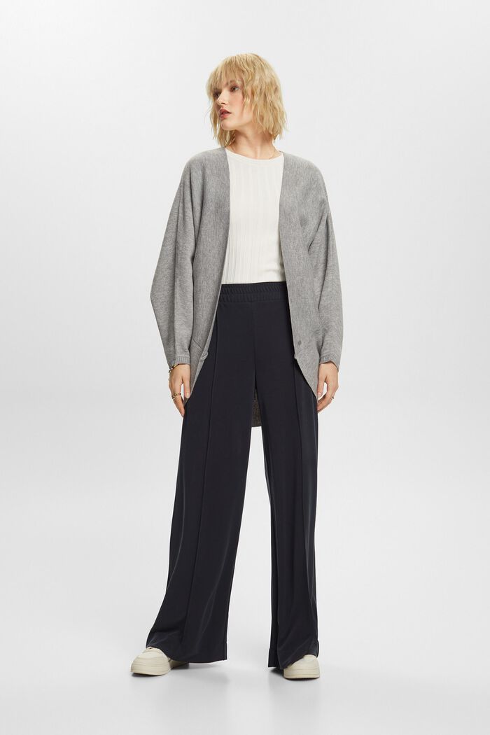 Recycelt: Cardigan mit Fledermausärmeln