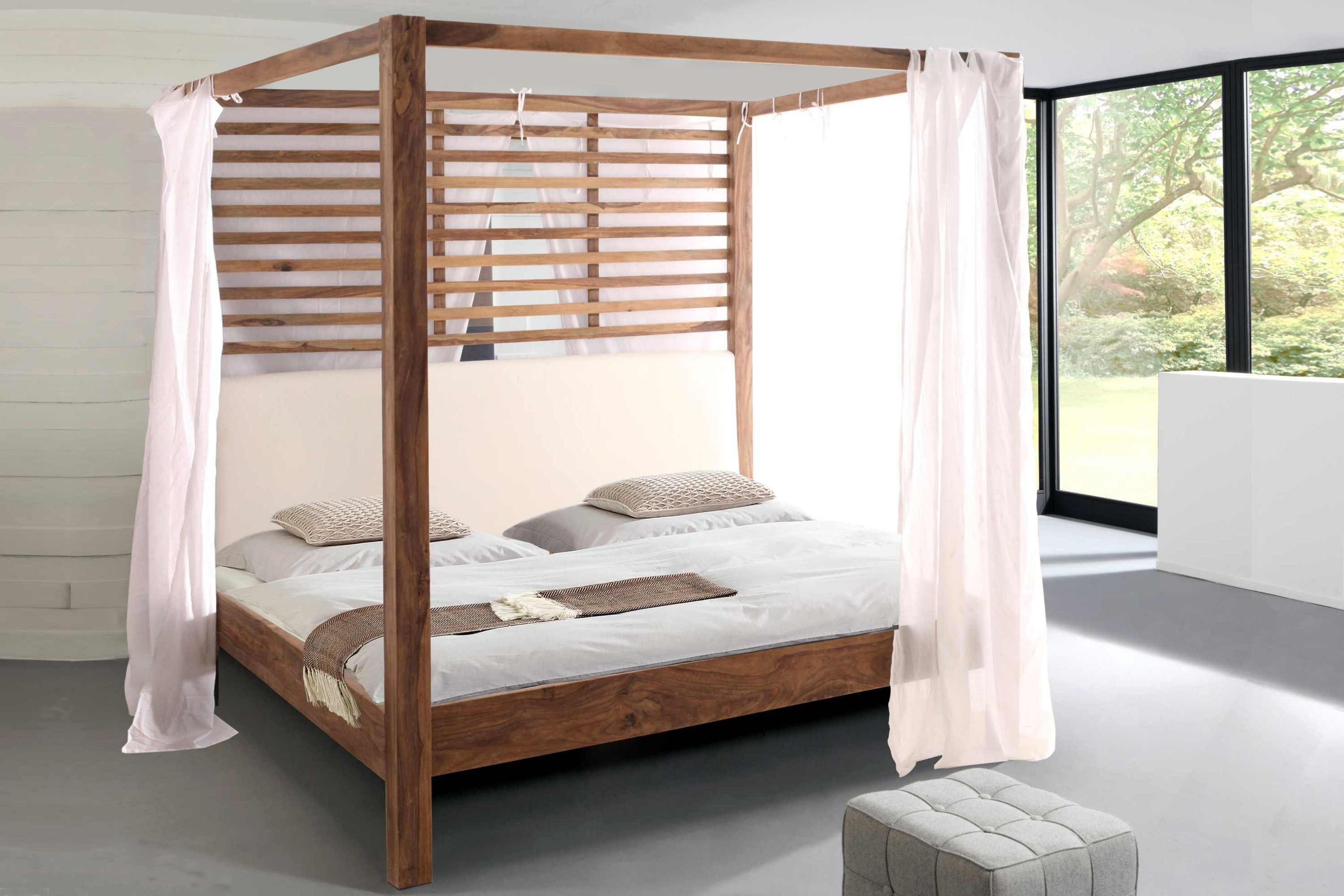 Junado® Himmelbett Syri, massives Akazienholz, mit Stoffvorhang, geschlossenes Kopfteil