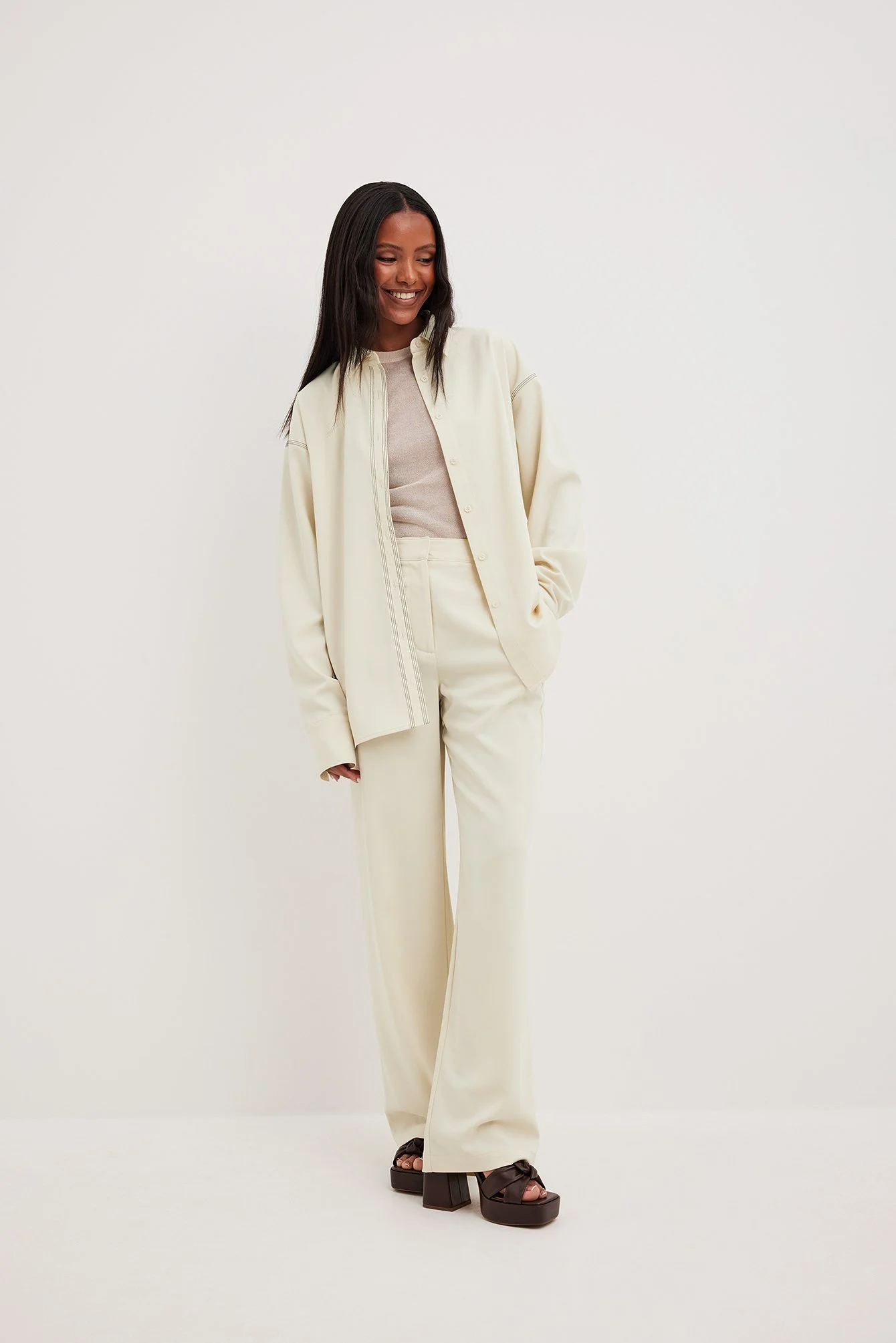 Plateau-High-Heels mit Knotendetail